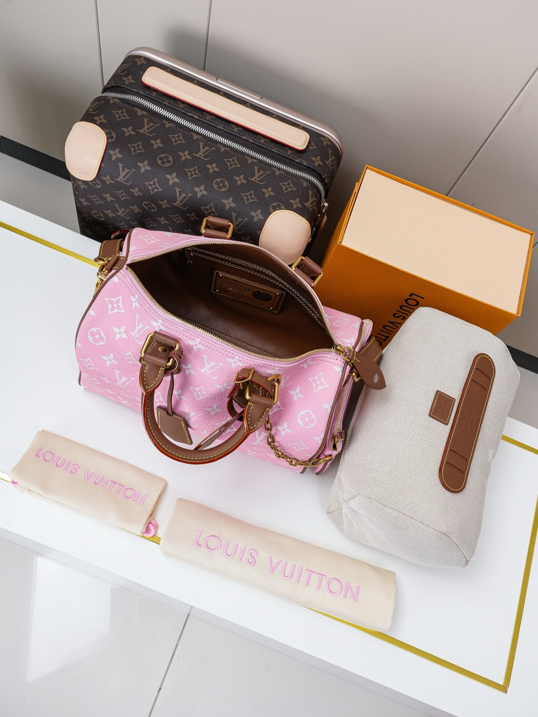 Louis Vuitton Speedy Bandouliere 30 Handbag - Image 7