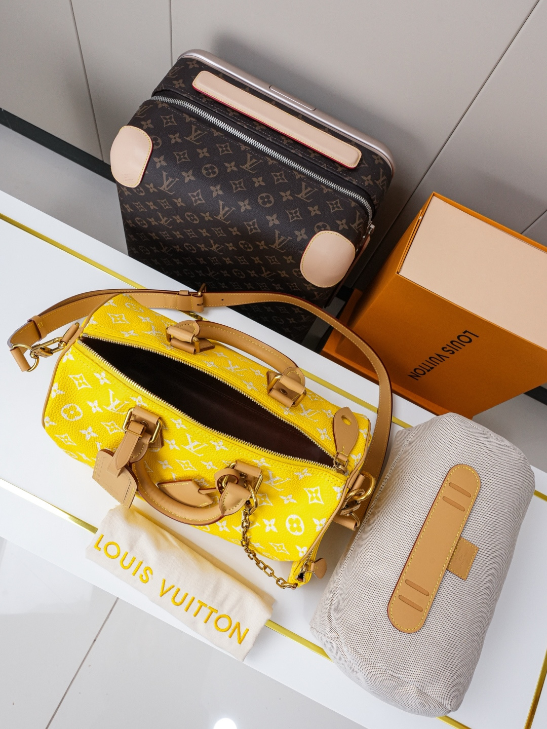 Louis Vuitton Speedy Bandouliere 30 Monogram Handbag - Image 7