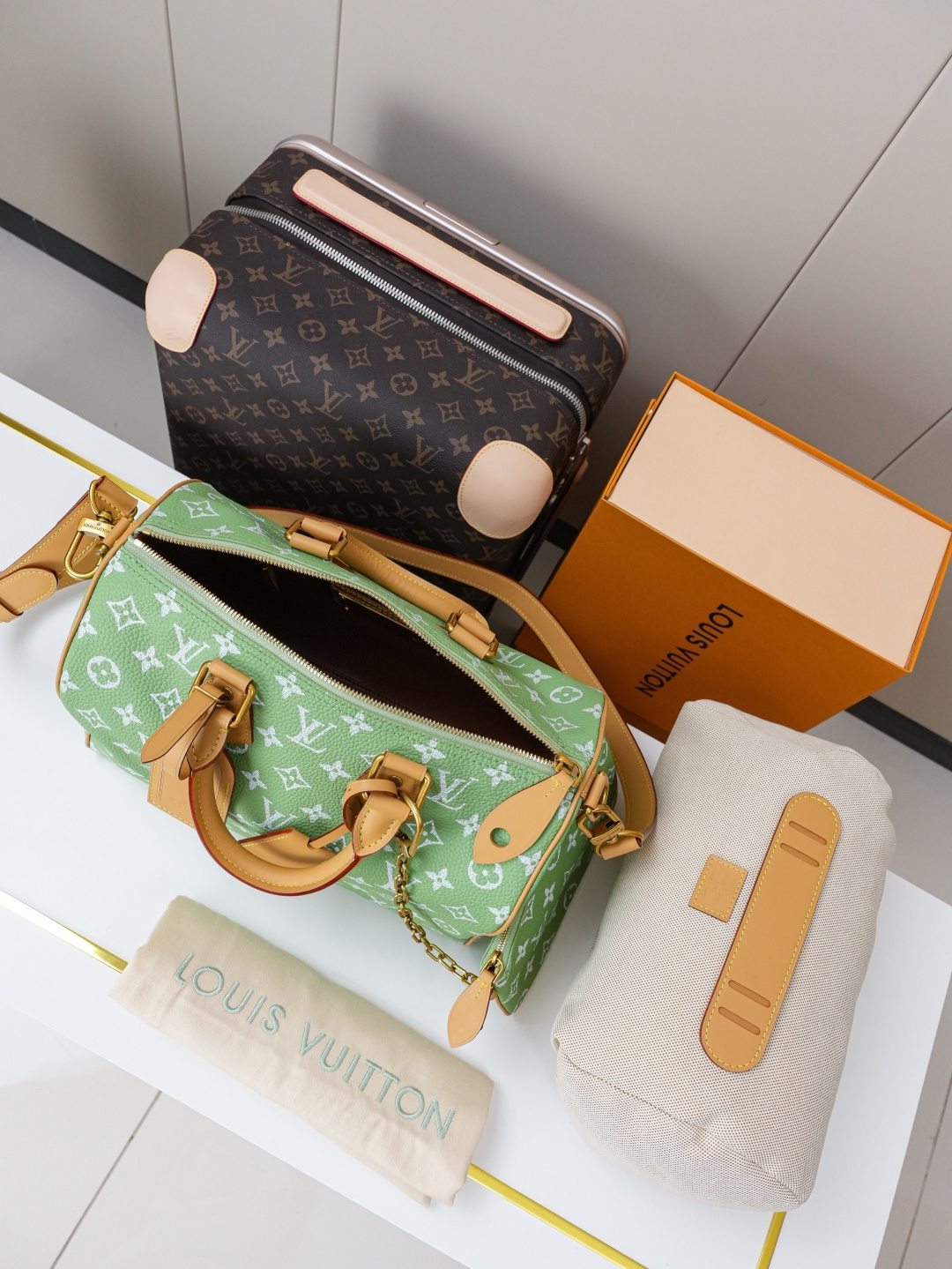 Louis Vuitton Speedy Bandouliere 30 Handbag - Grass Green - Image 7