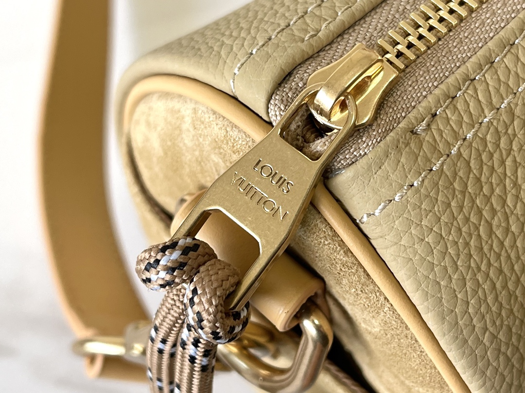 Louis Vuitton Keepall Bandoulière 25 Handbag - Image 7