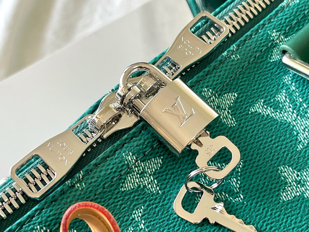 Louis Vuitton M12687 Green Floral Crossbody Bag - Image 7