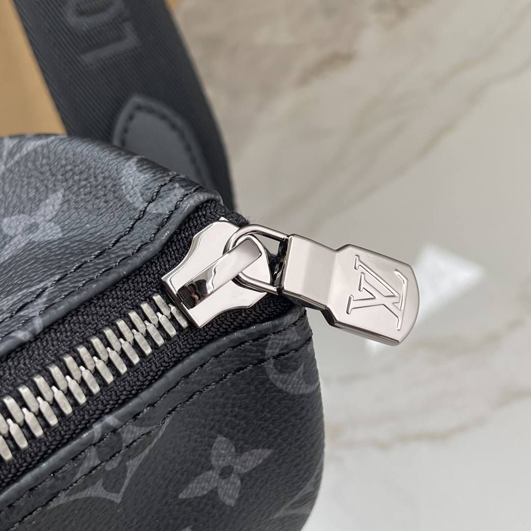 Louis Vuitton Keepall 25 Monogram Eclipse Reverse Crossbody Bag - Image 7