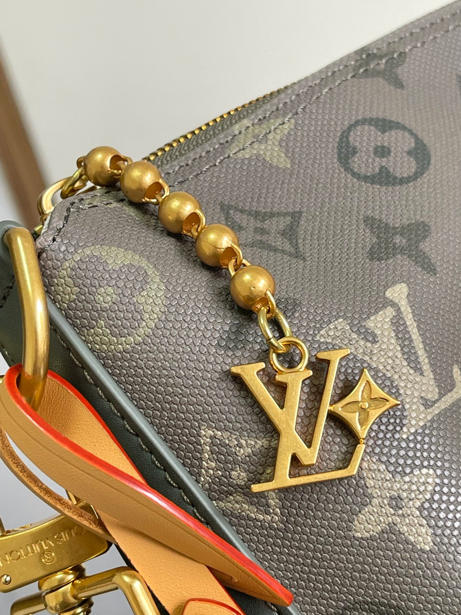 Louis Vuitton Metis Monogram Canvas Shoulder Bag Green - Image 7