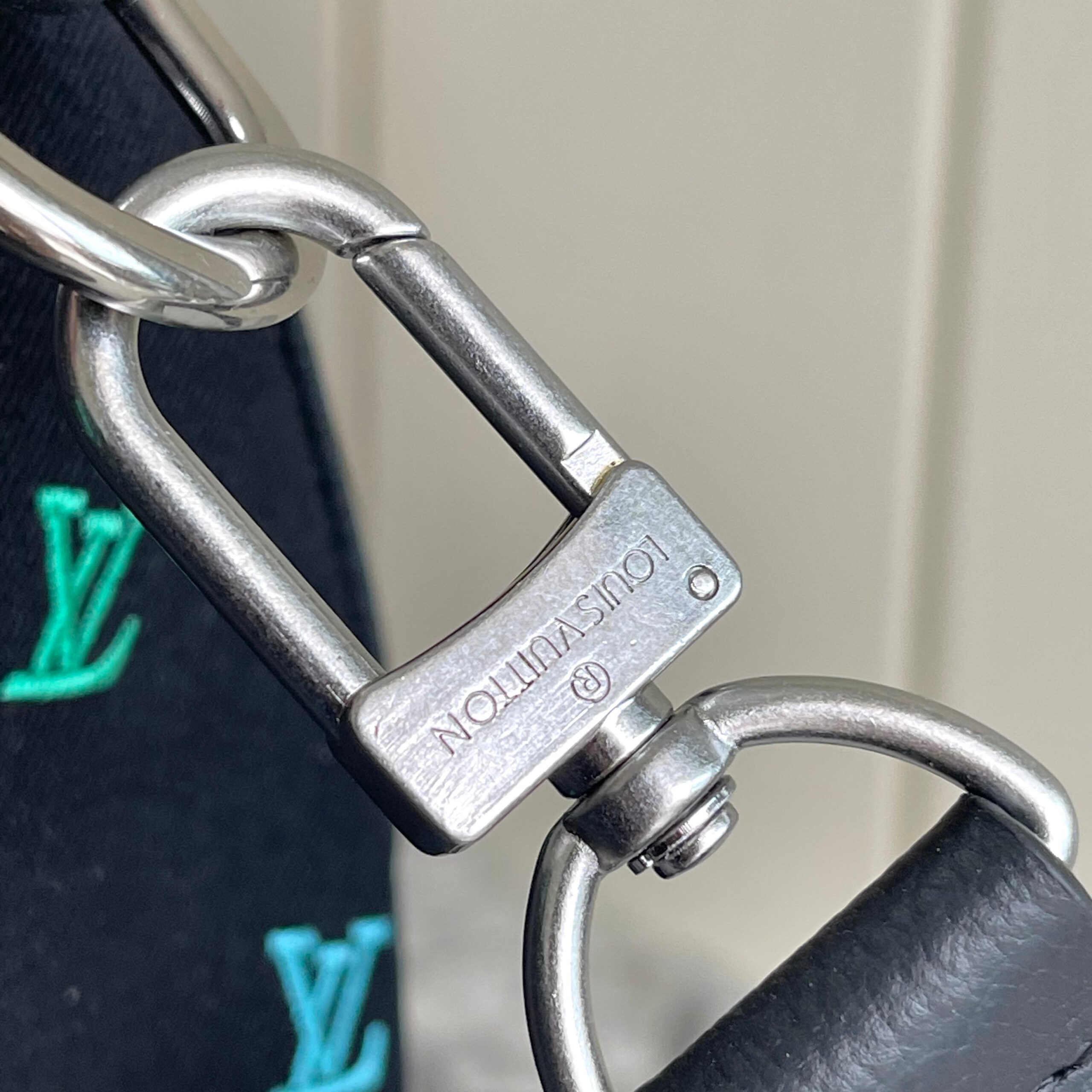 Louis Vuitton Keepall Bandoulière 50 Travel Bag in LV Blason Denim - Image 7