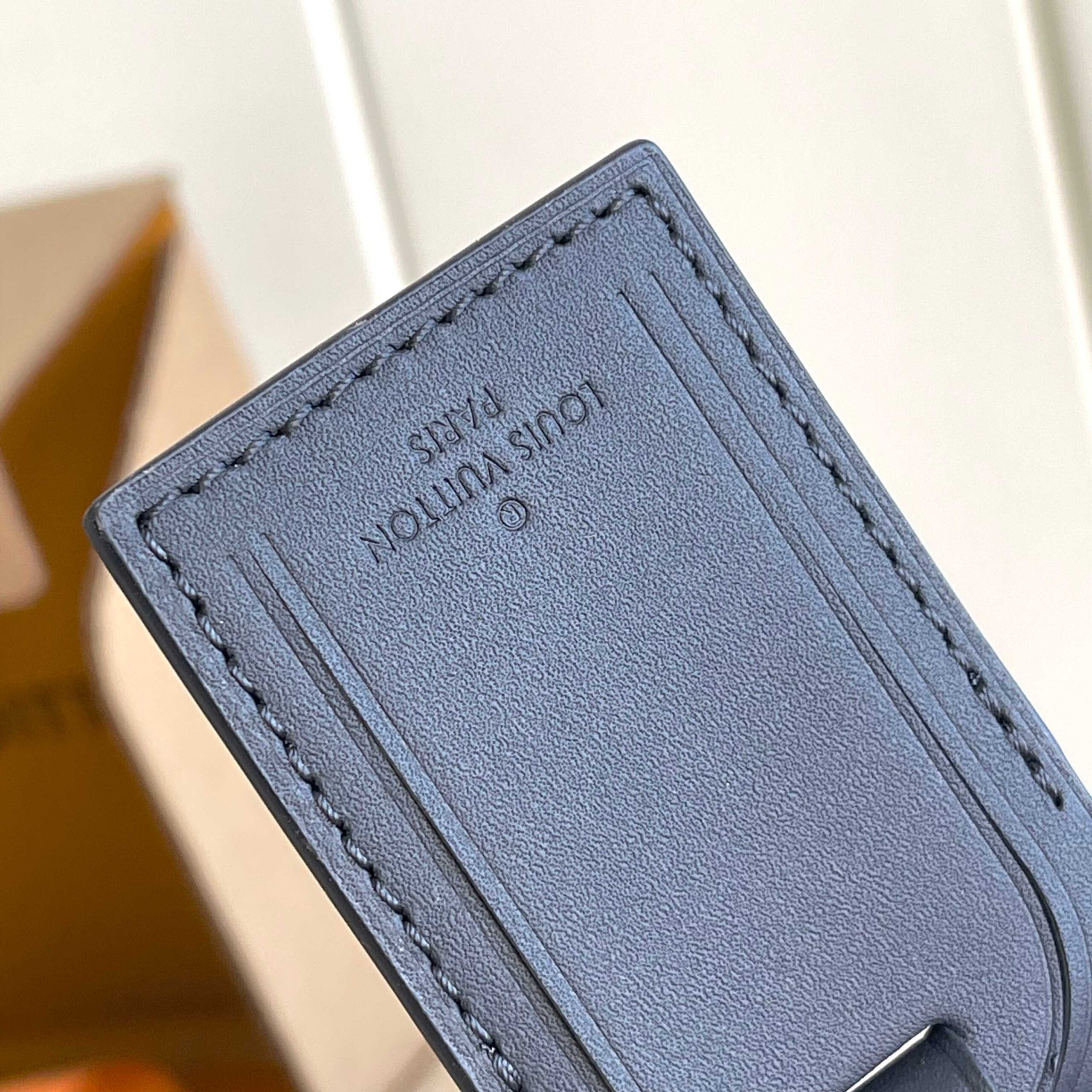 Louis Vuitton Keepall Bandoulière 55 Travel Bag in Monogram Eclipse Canvas - Image 7
