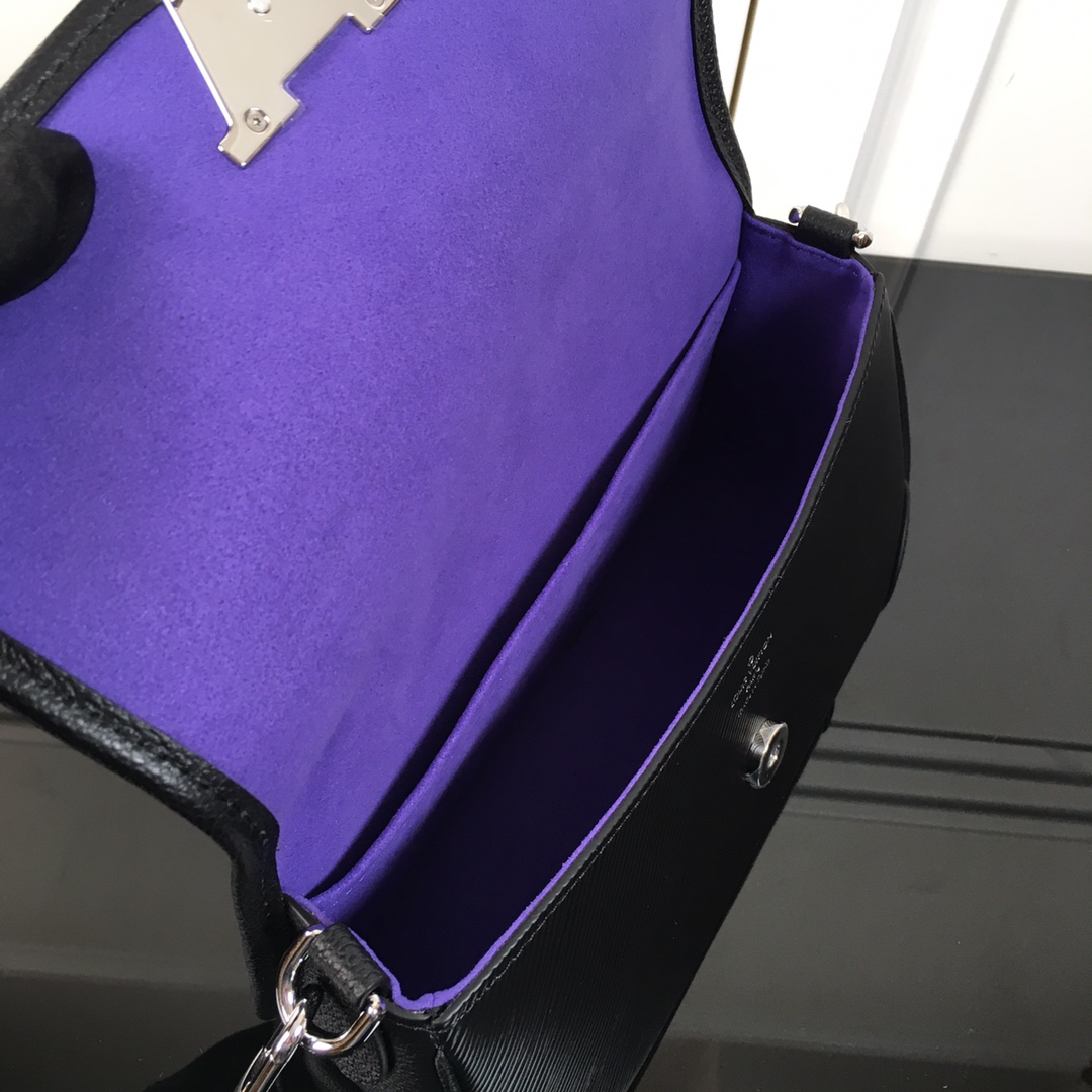 Louis Vuitton Buci Handbag - Image 7