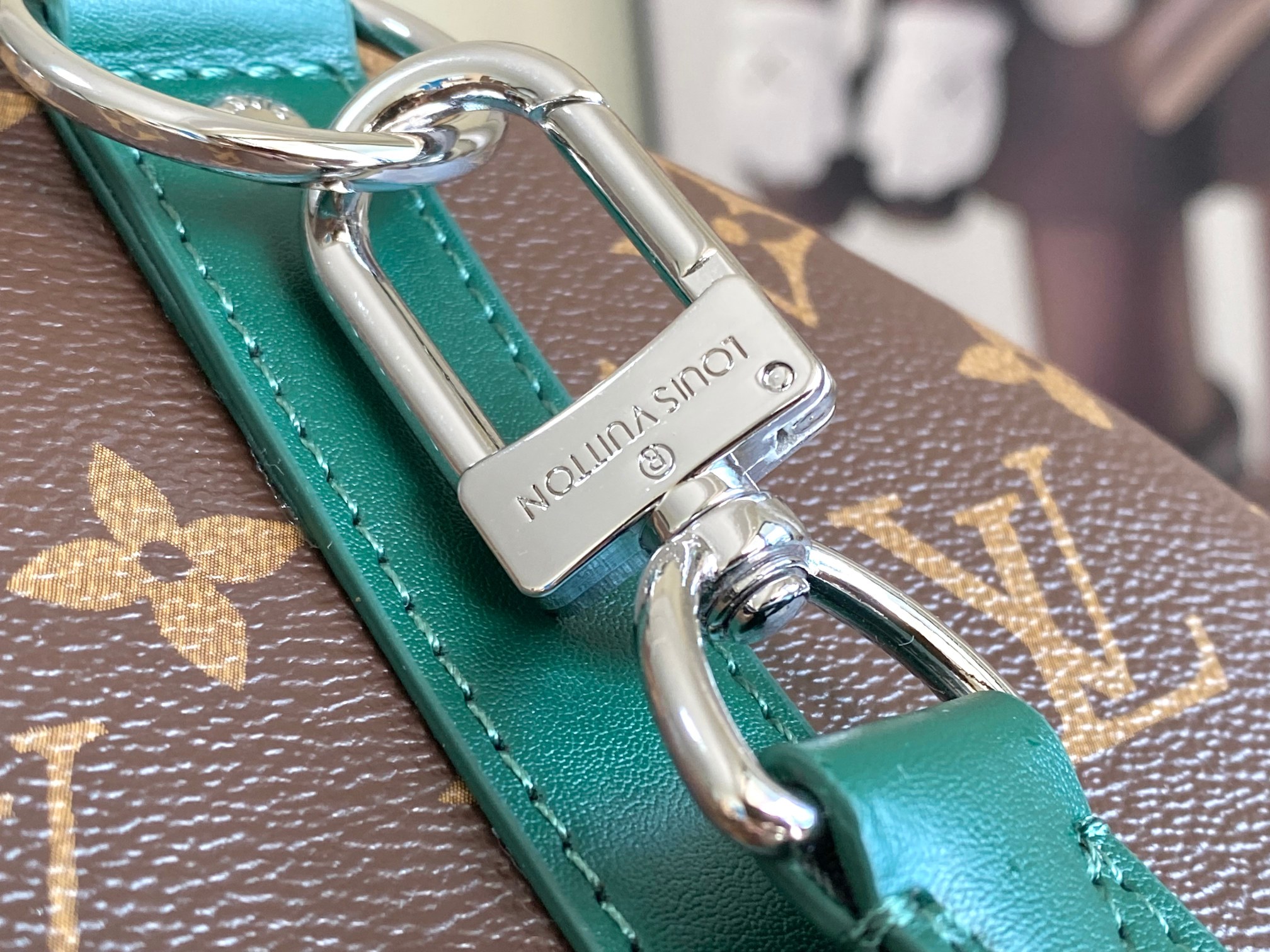 Louis Vuitton Keepall Bandouliere 35 Travel Bag in Monogram Eclipse Canvas - Image 7