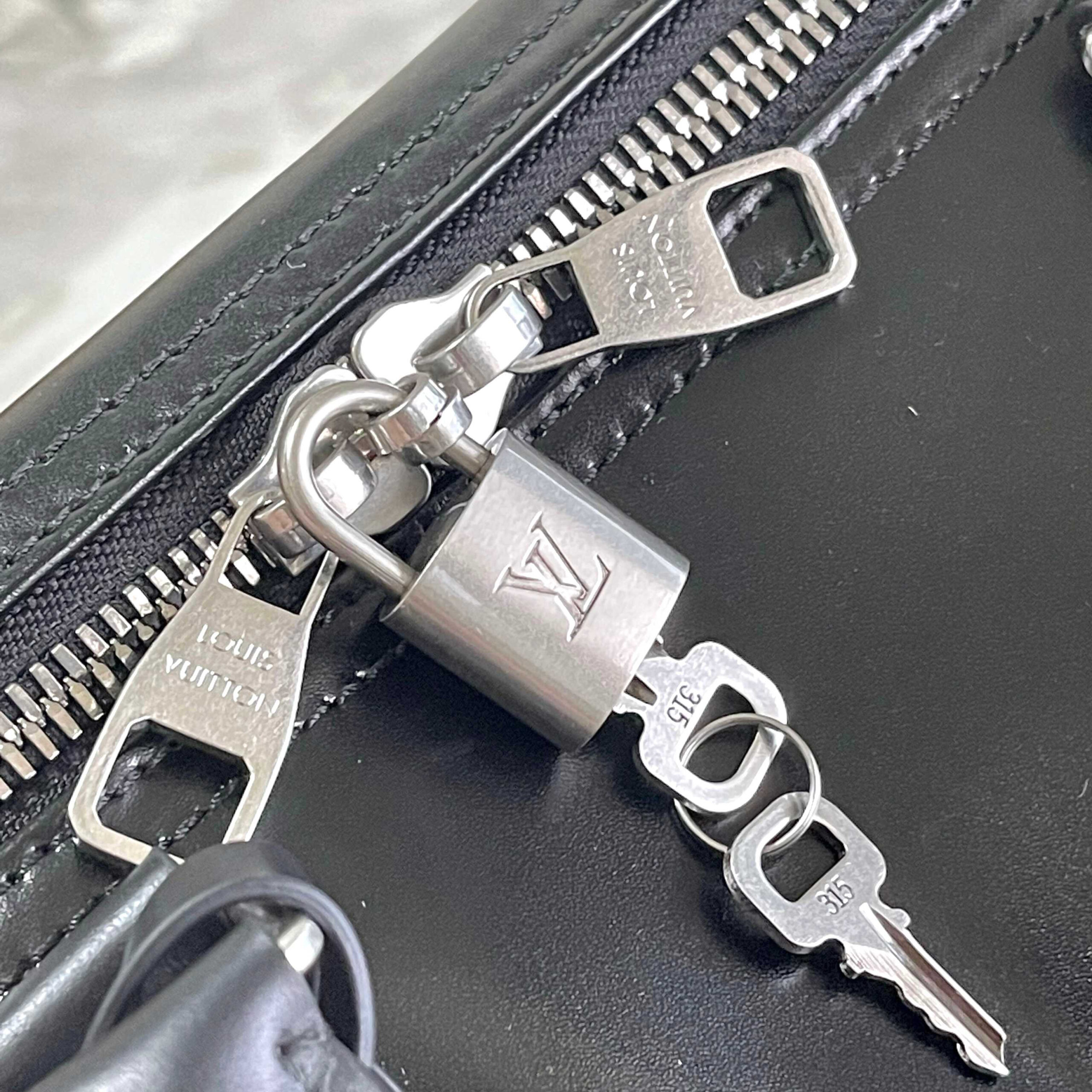 Louis Vuitton Keepall Cargo Bandoulière 50 Travel Bag - Image 7