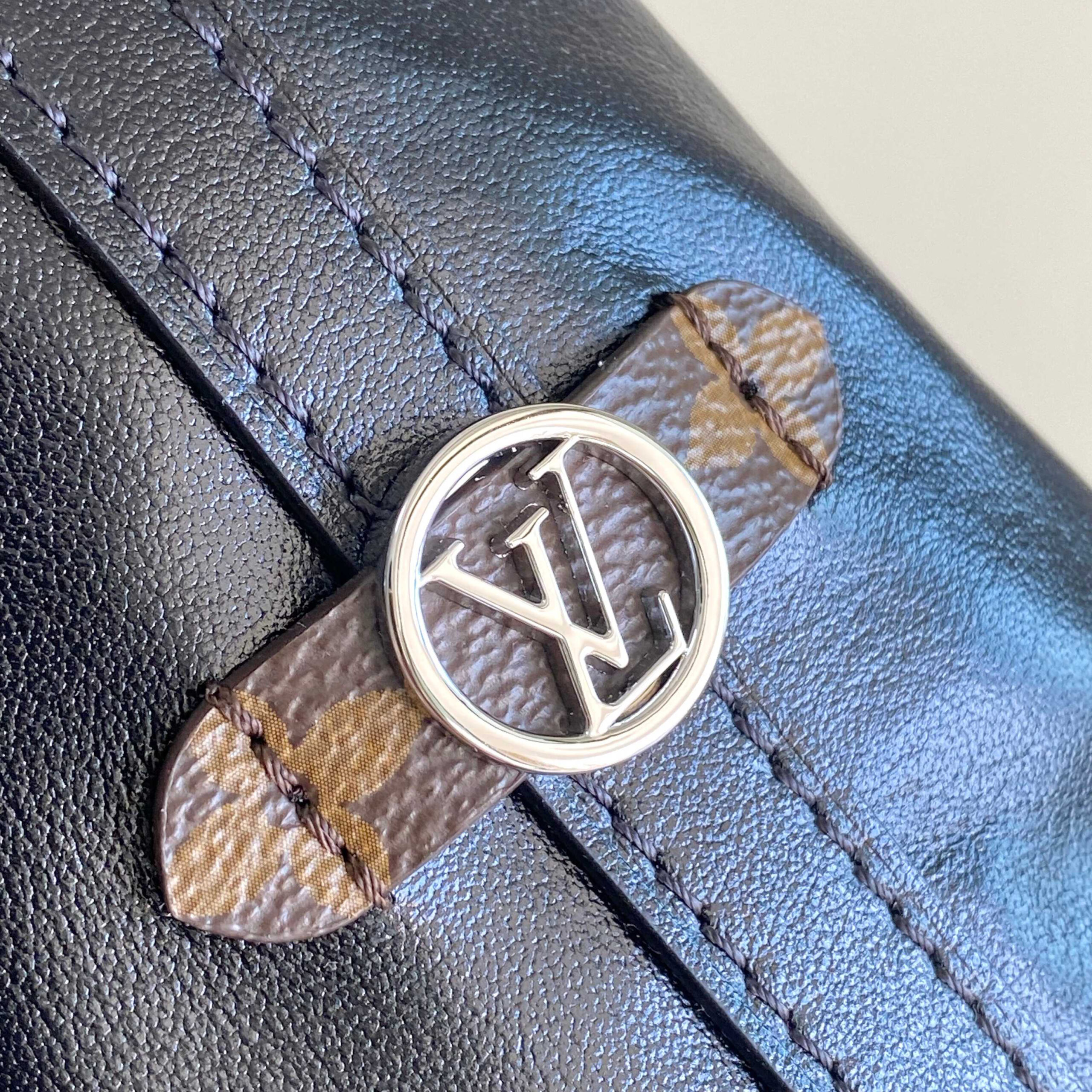 Louis Vuitton CarryAll BB Monogram Leather Crossbody Bag - Image 7