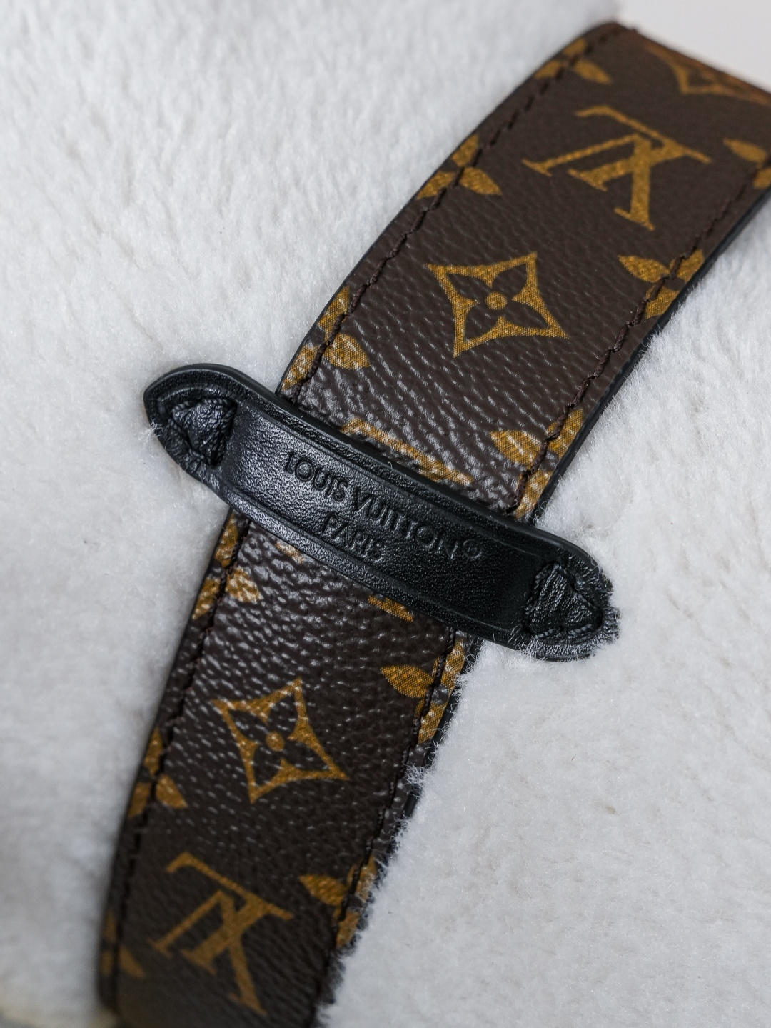 Louis Vuitton LV Ski Pochette Mia Wool Handbag - Image 7