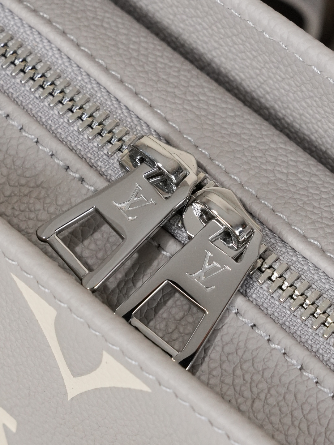 Louis Vuitton OnTheGo East West Bag in Monogram Empreinte Leather - Image 7