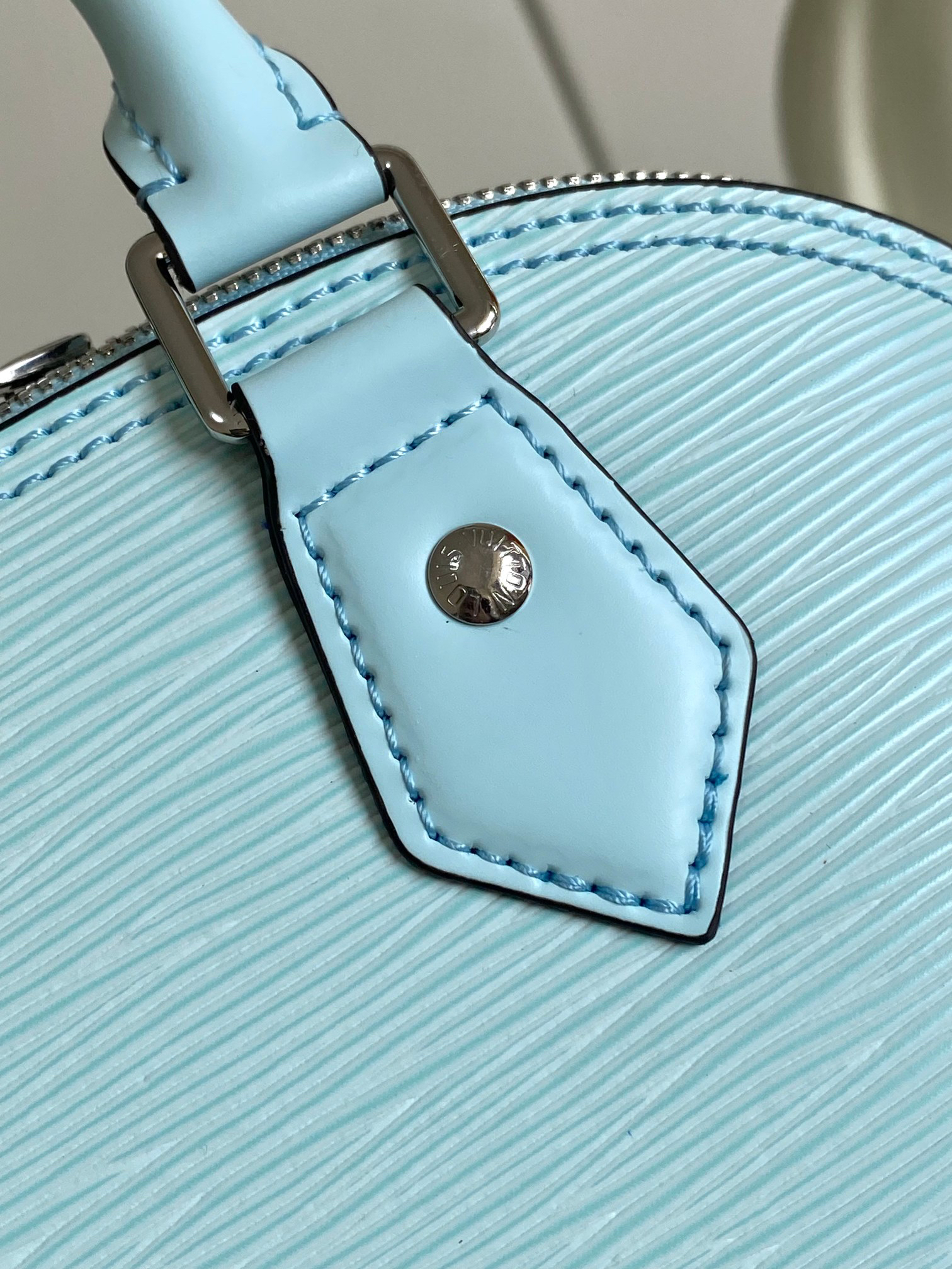 Louis Vuitton Alma BB Handbag in Epi Leather - Image 7