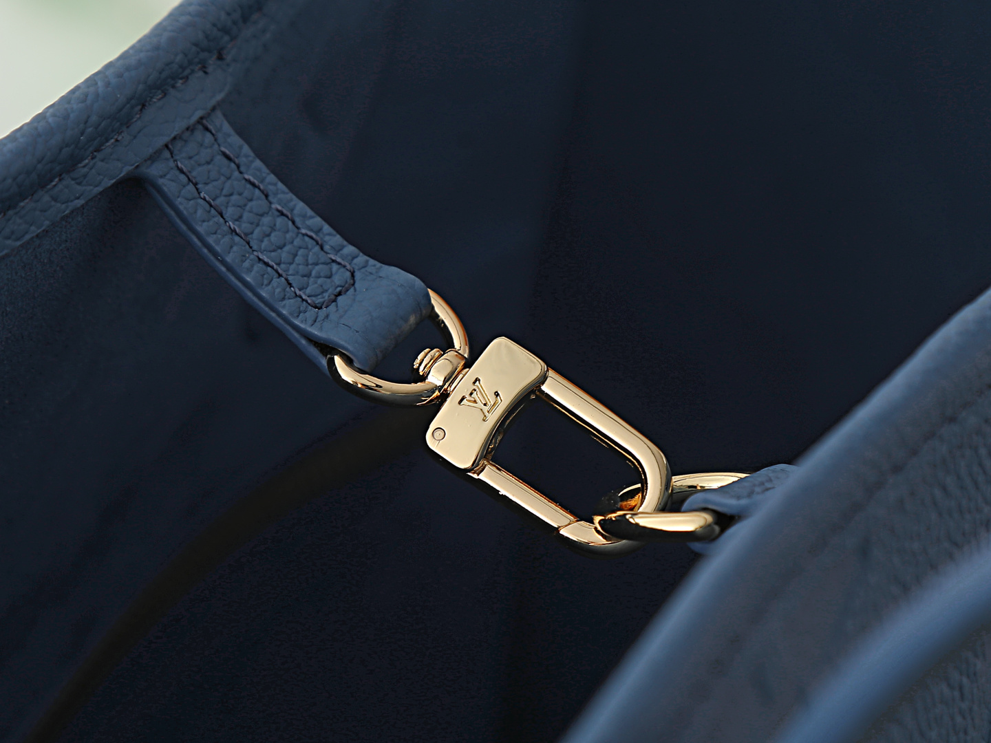 Neverfull MM Tote Bag in Blue Monogram Empreinte Leather - Image 7