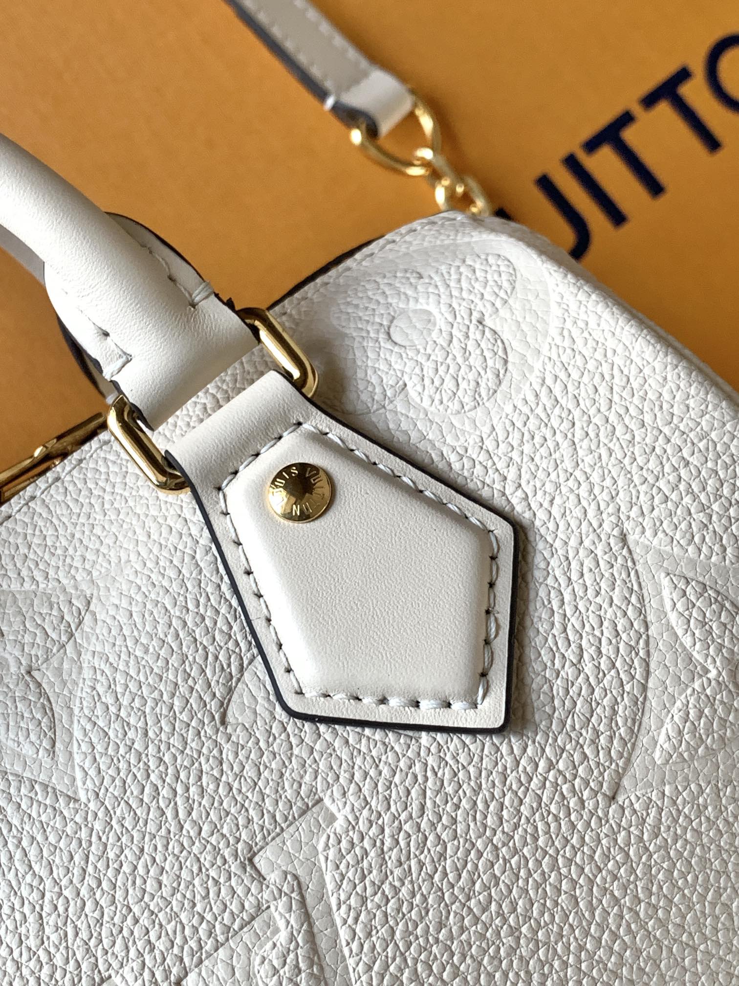 Louis Vuitton Speedy Bandoulière 20 Monogram Empreinte Leather Crossbody Bag - Image 7