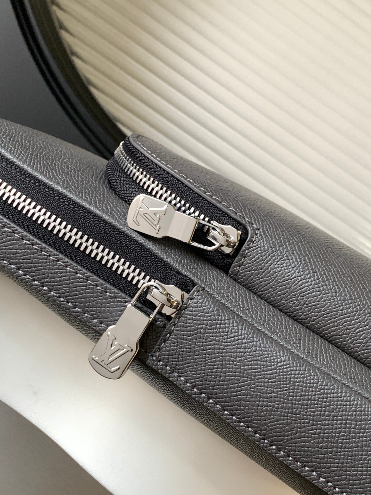 Louis Vuitton Avenue Sling Bag M30859 in Gray - Image 7