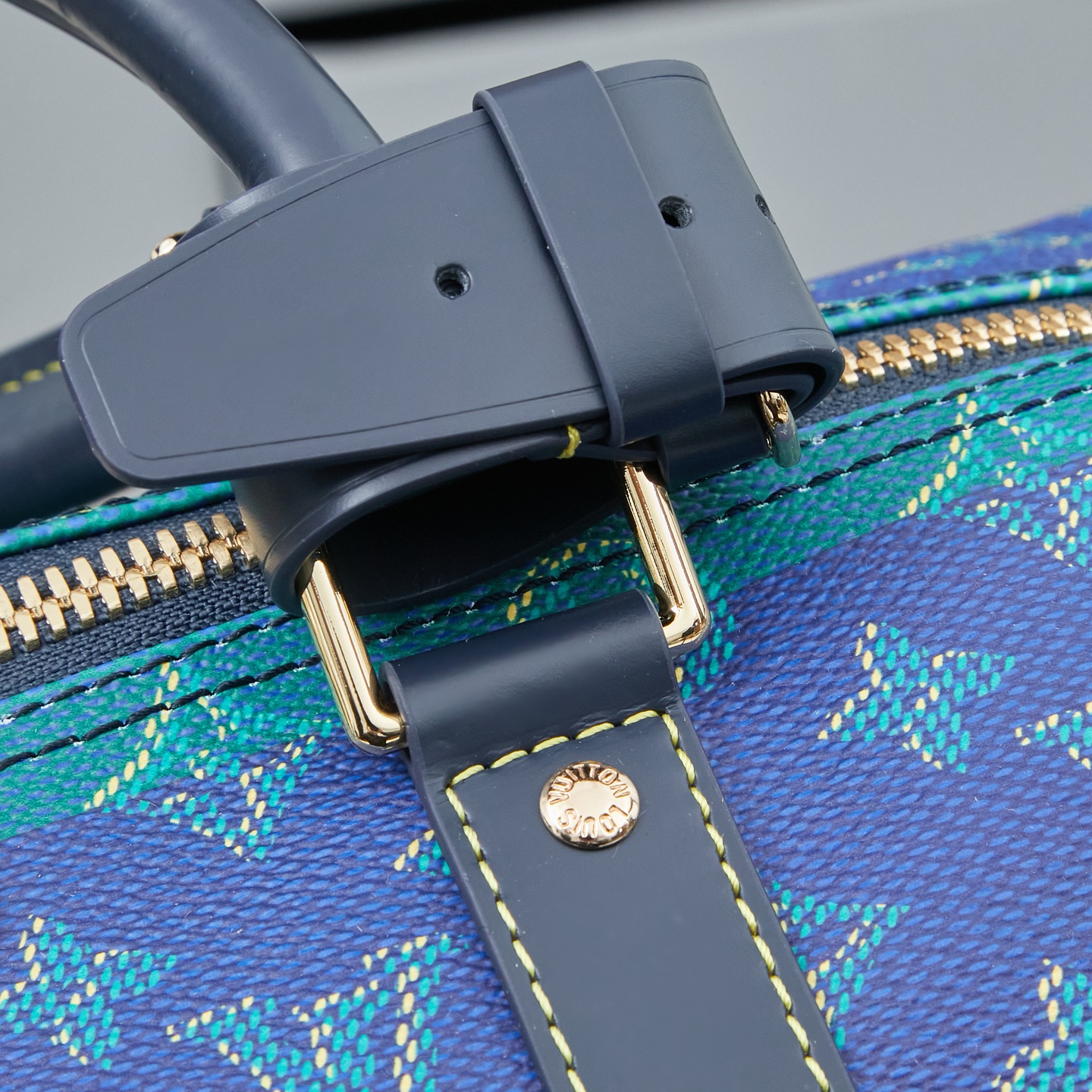 Louis Vuitton Keell Bandoulière 50 Travel Bag in Blue-Green Monogram Canvas - Image 7