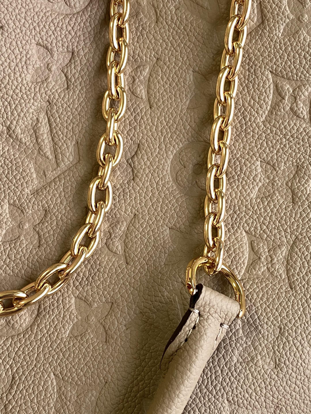Louis Vuitton Anytime Small Handbag in Monogram Empreinte Leather - Image 7