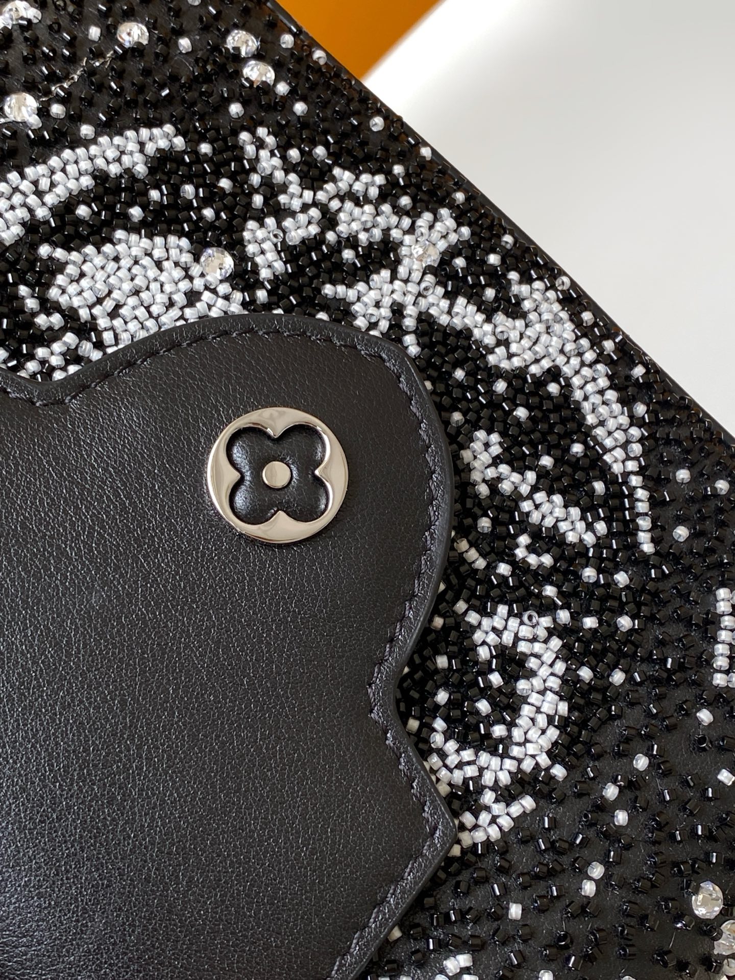 Louis Vuitton Capucines Mini Handbag in Beaded Embroidered Cowhide Leather - Image 7