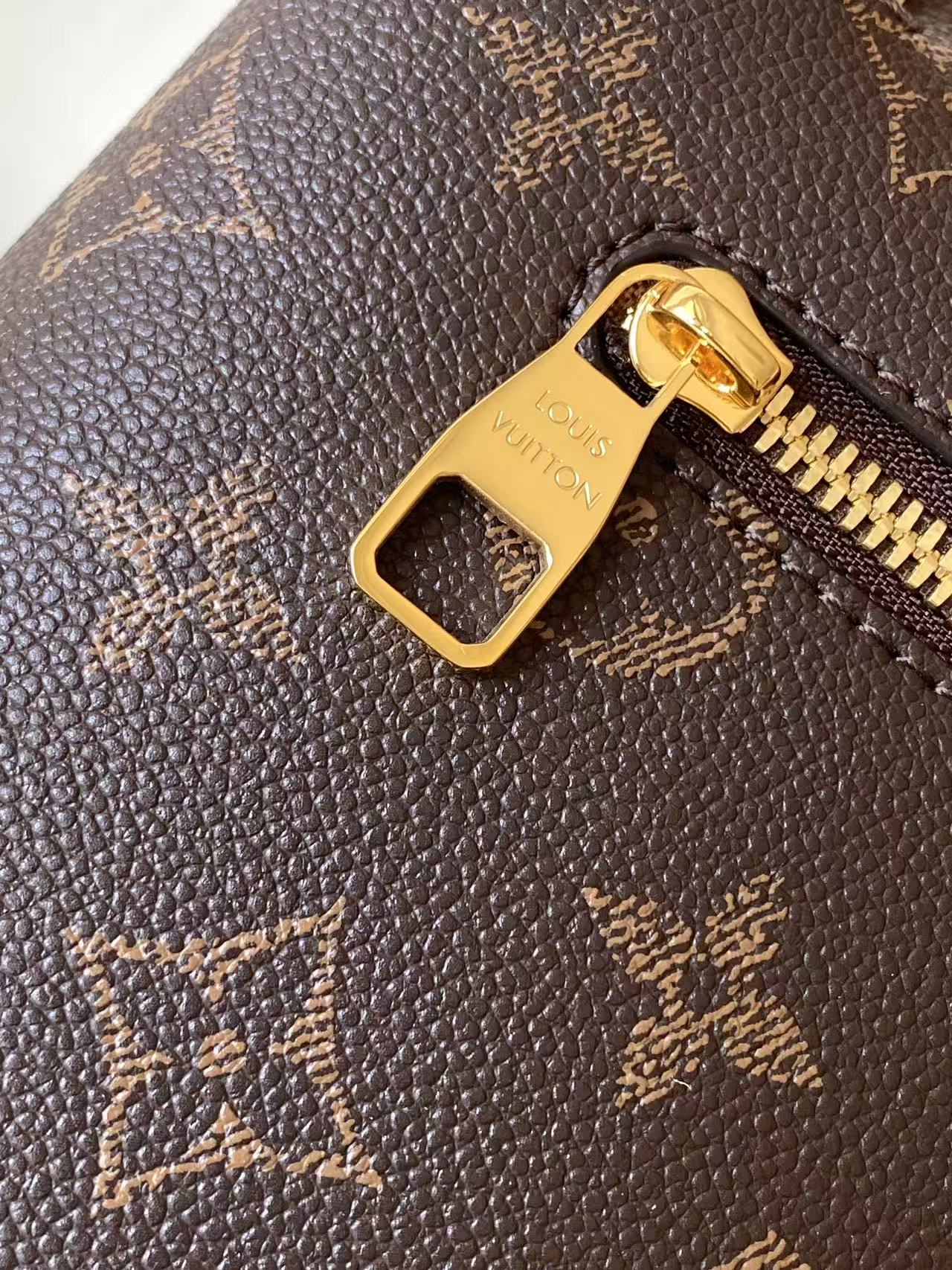 Louis Vuitton Take Out Messenger Bag - Image 7