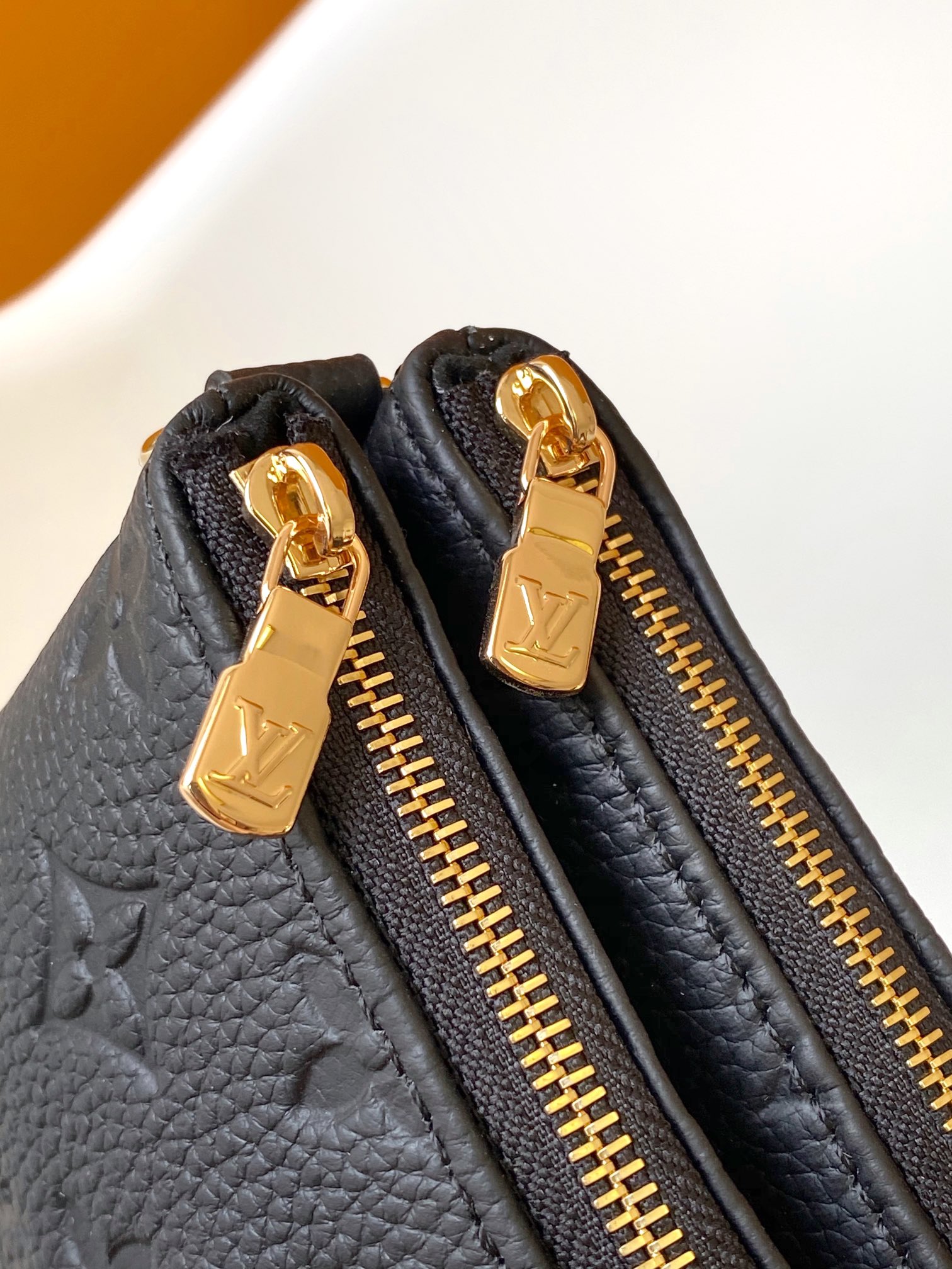 Louis Vuitton Liv Pochette Crossbody Bag - Image 7