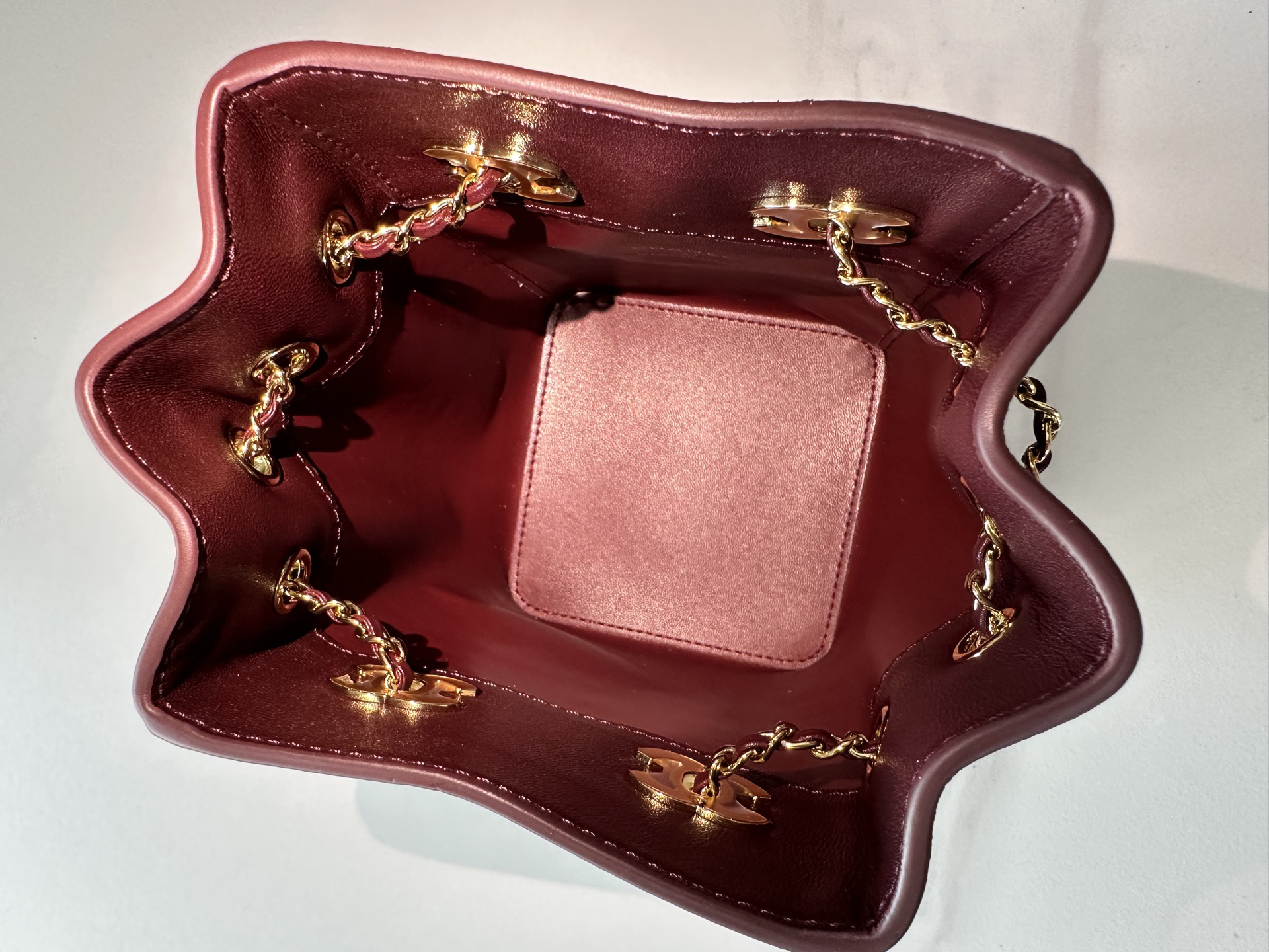 Chanel AP5359 Lambskin Handbag - Image 7