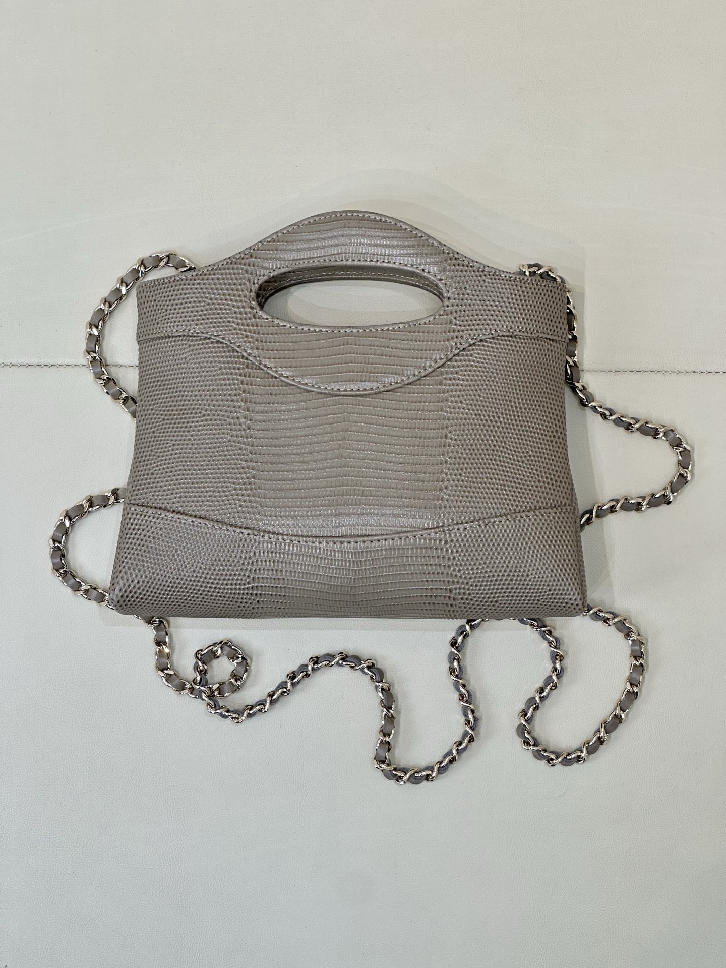 Chanel 31 Bag Nano in Embossed Calfskin - Image 7
