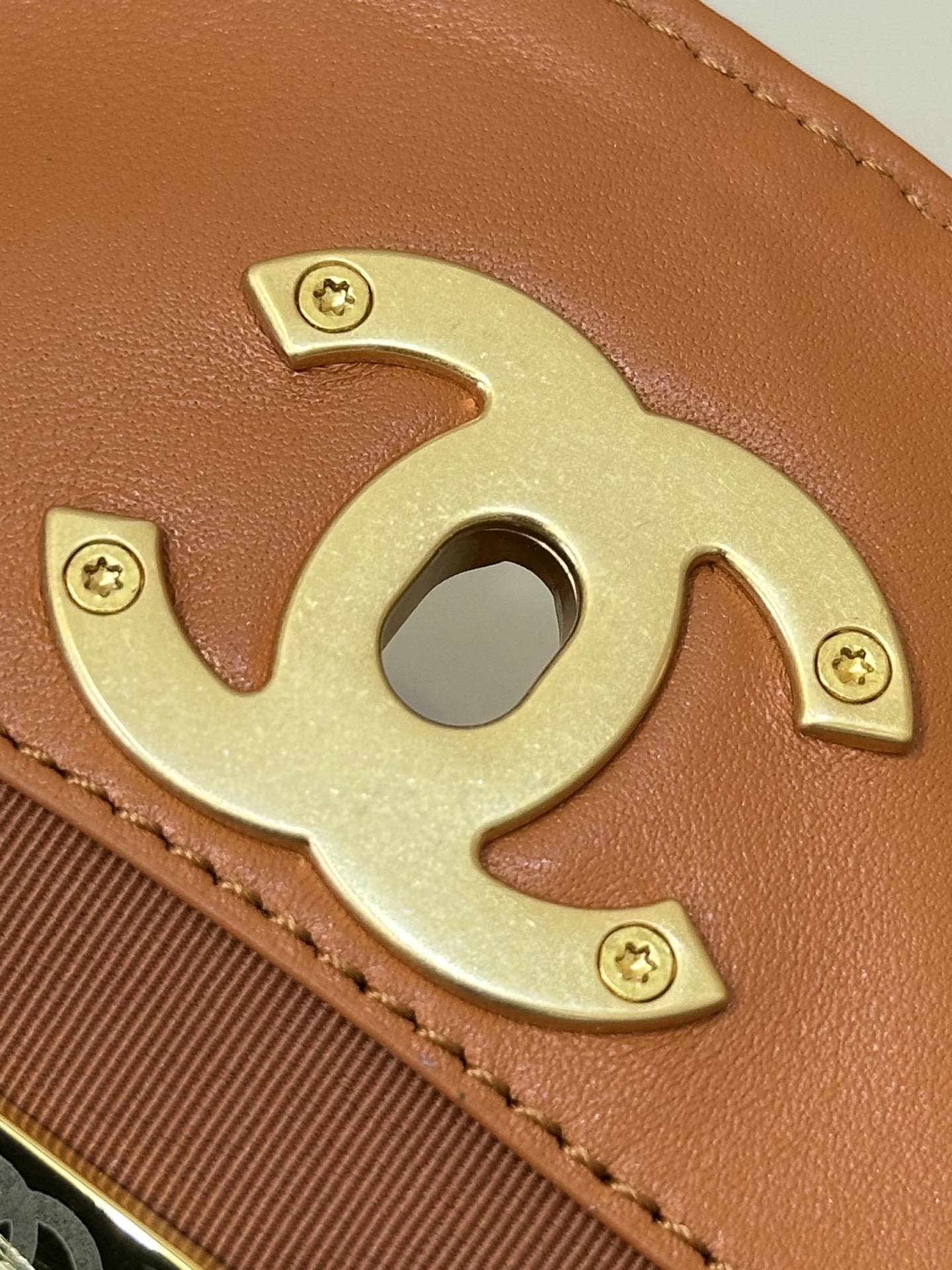 Chanel 25A Workshop Series Suede Handbag - Image 7