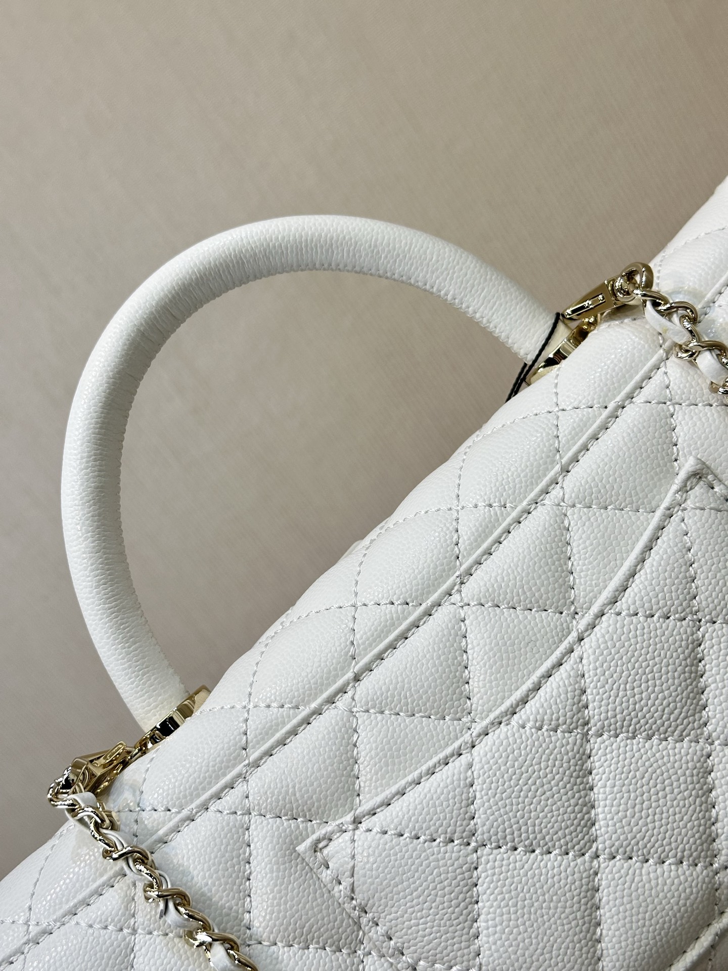 Chanel Coco Handle Leather Handbag, 30 cm - Image 7