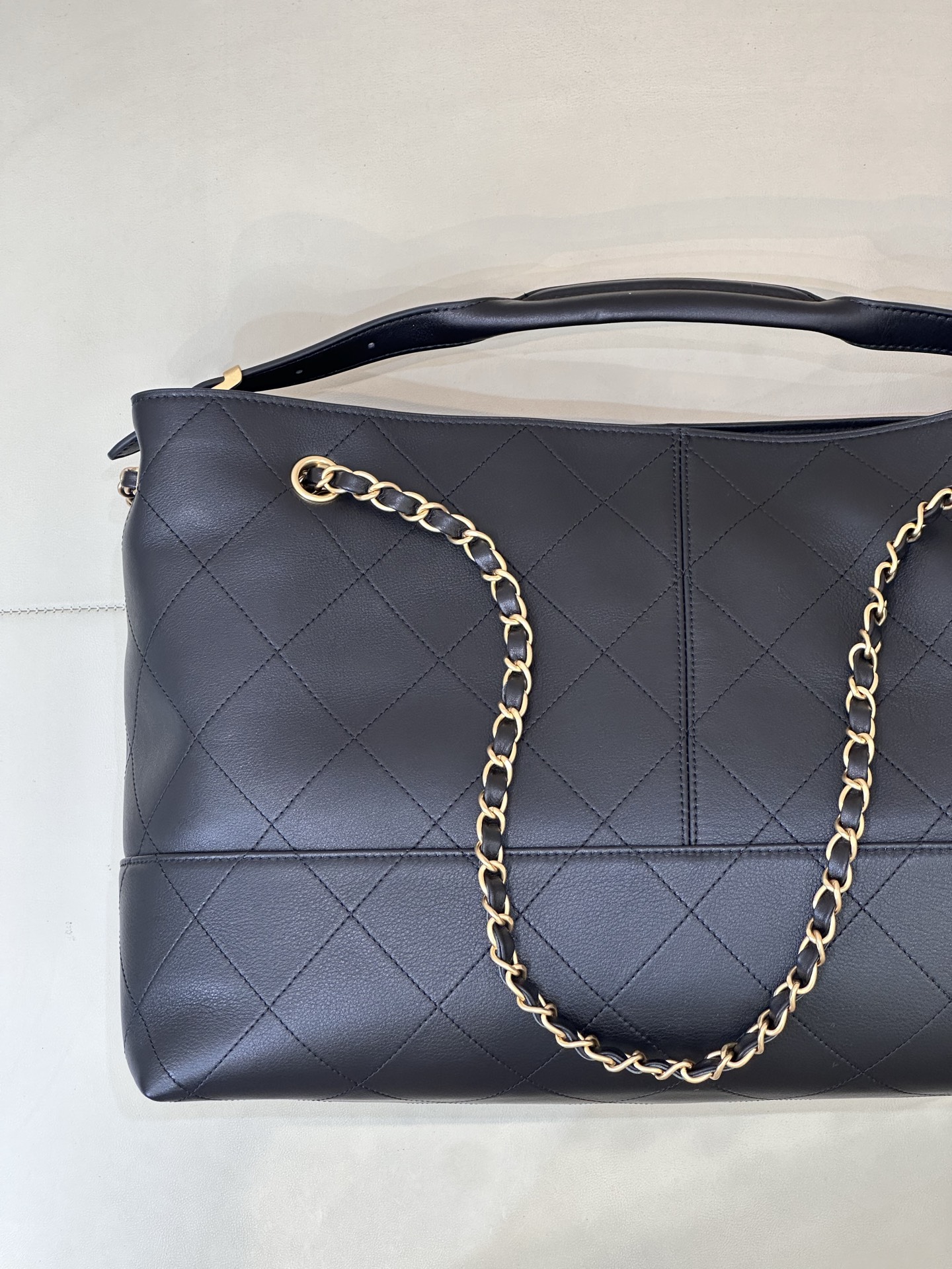 Chanel 5657 Large Size Handbag - Image 7