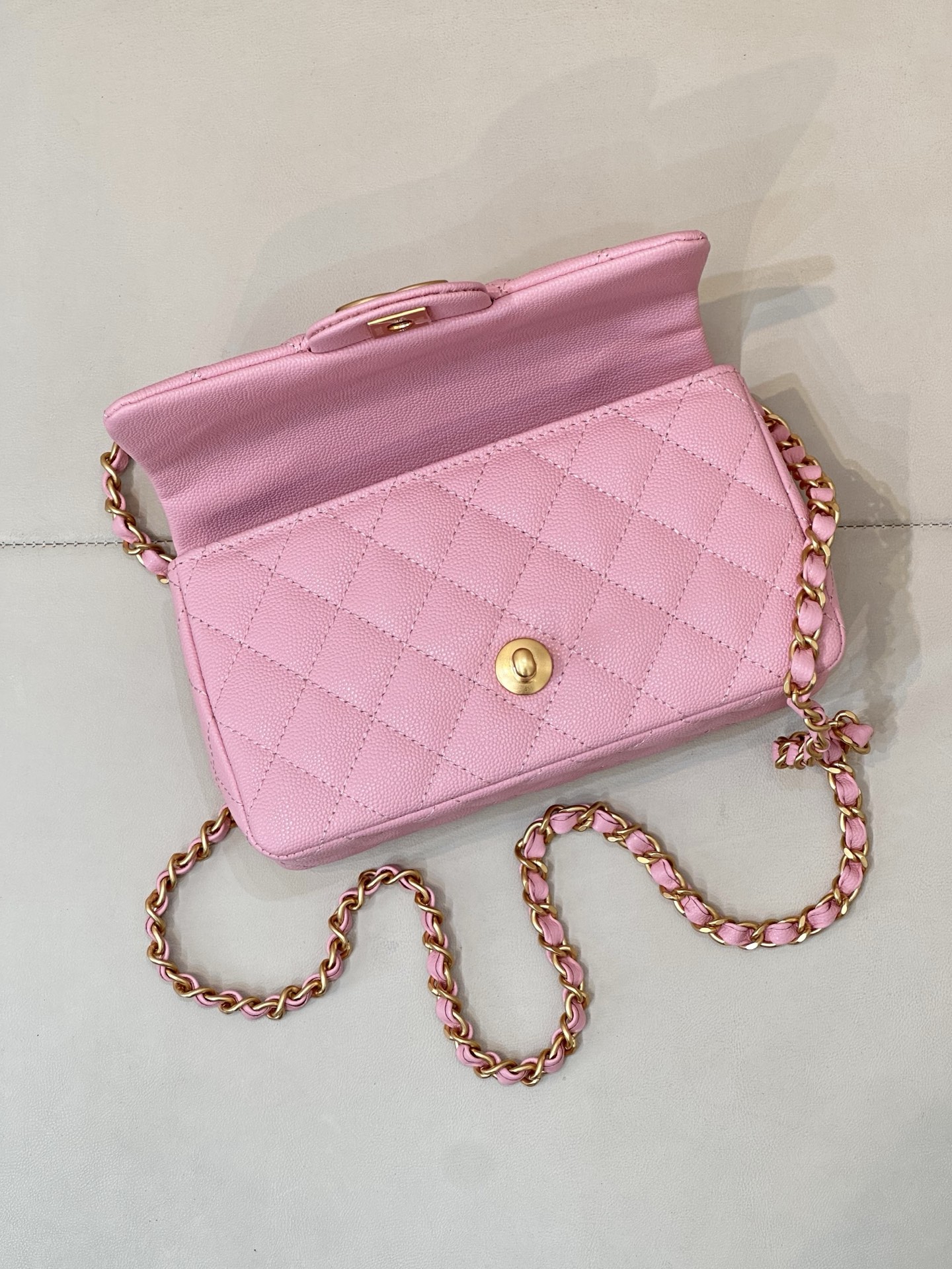 Chanel 24B Mini Classic Flap Bag in Pink - Image 7