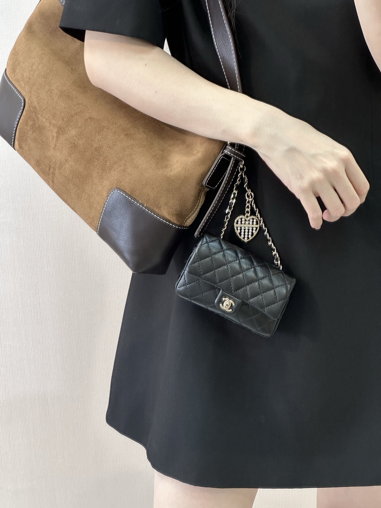 Chanel 25A Mini CF Pendant Bag - Image 7