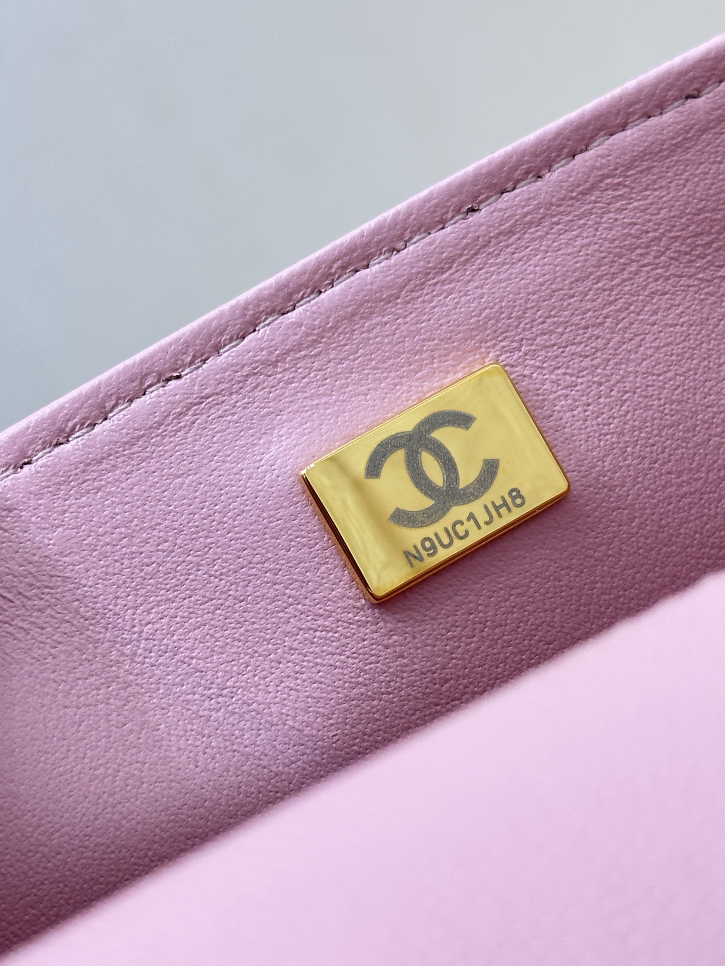 Chanel 24B Mini Flap Leather Crossbody Bag - Image 7