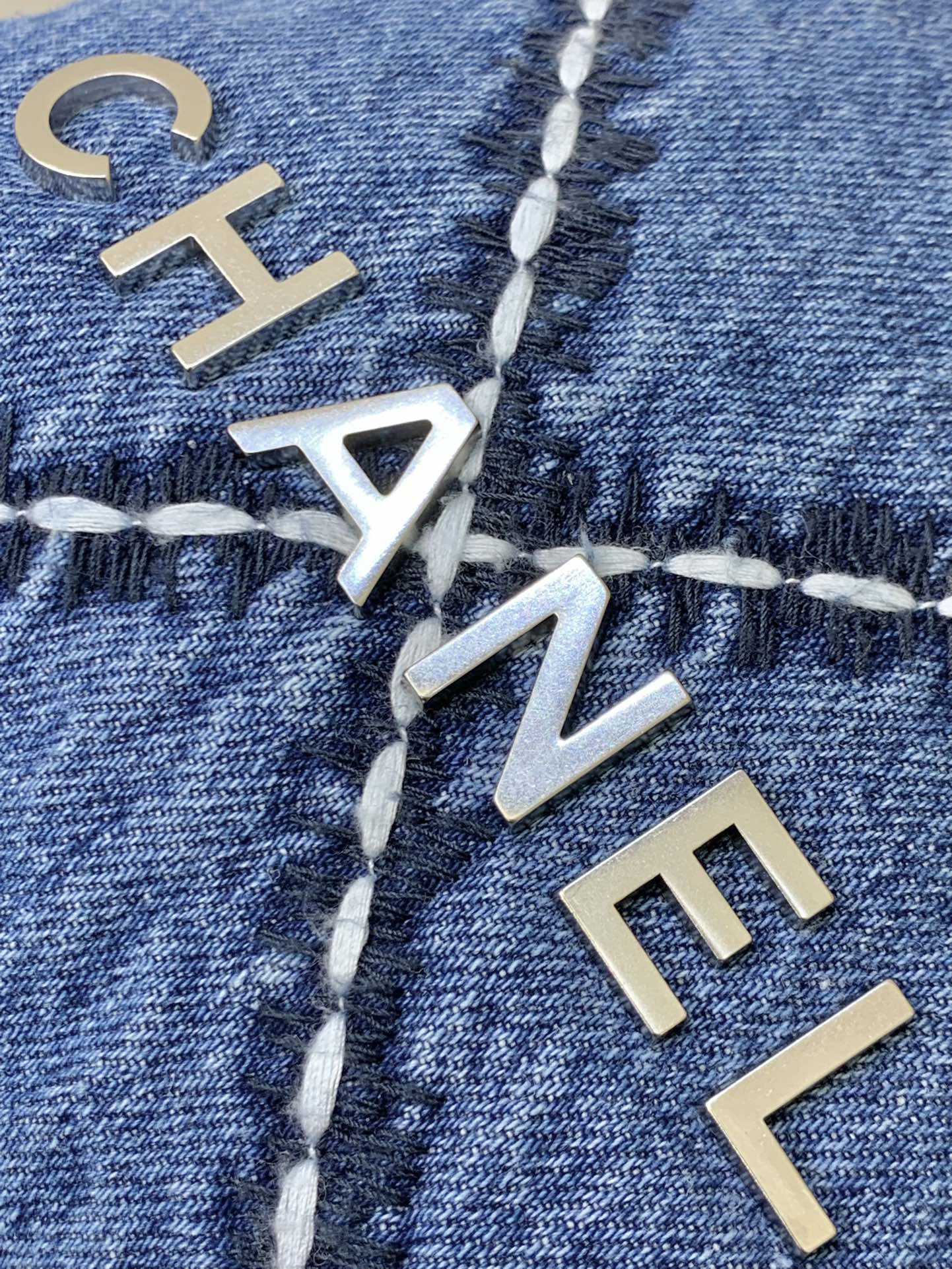 Chanel 22 Mini Denim Shoulder Bag - Image 7