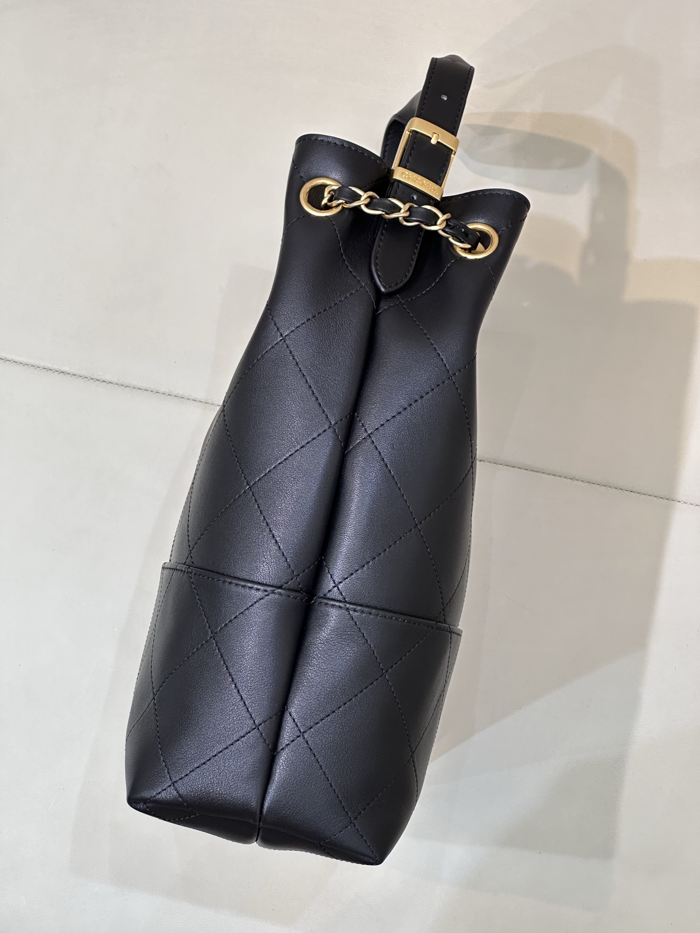 Chanel 25A Leather Handbag 5636 - Image 7