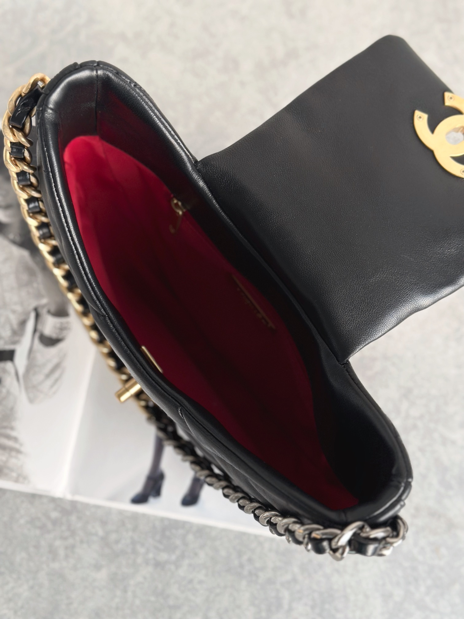 CHANEL 24C Moon-Shaped Lambskin Shoulder Bag - Image 7