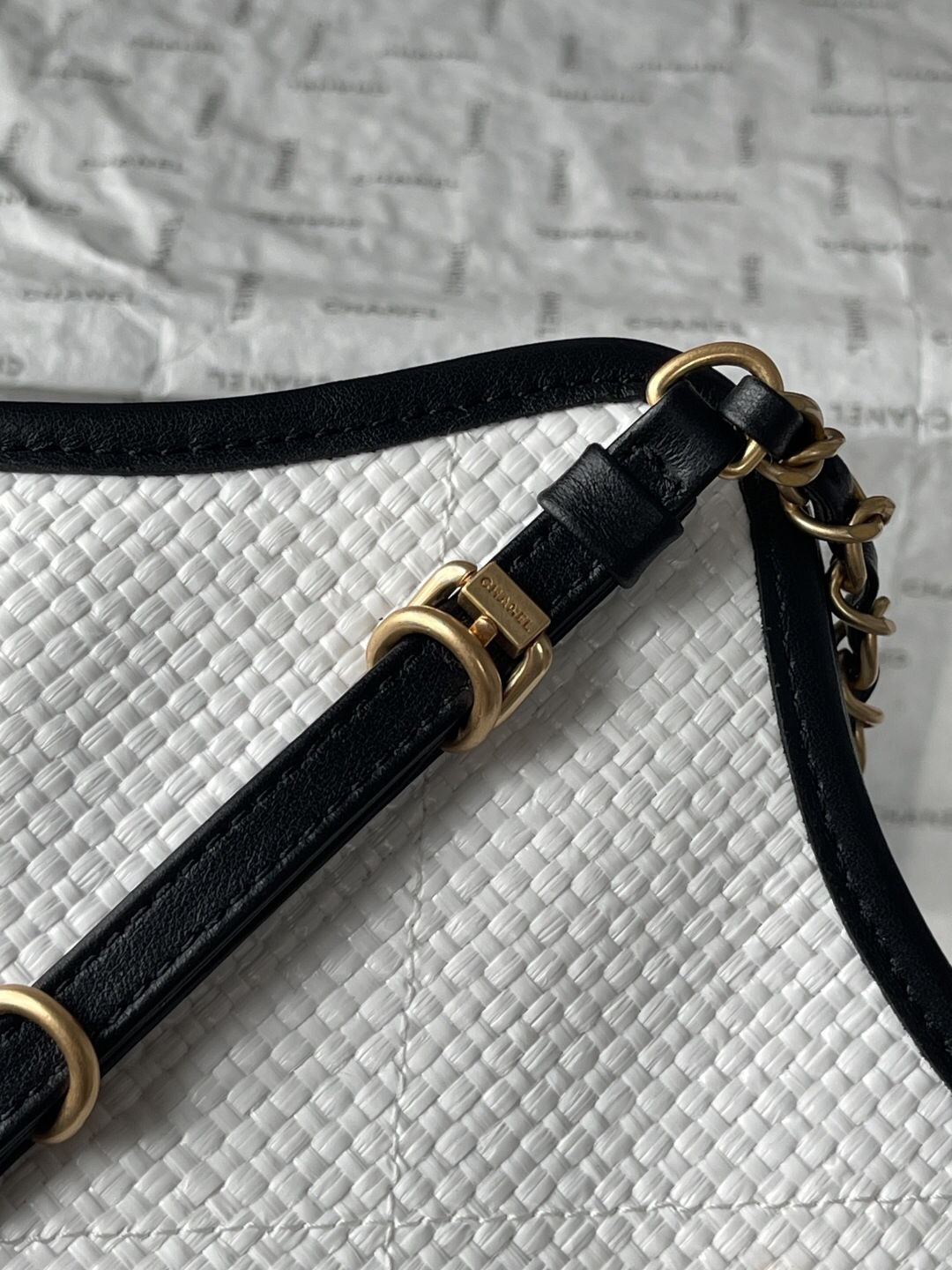 Chanel 25S Maxi Hobo Tote Bag - Image 7