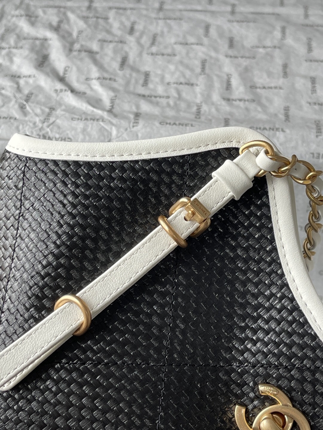 Chanel 25S Maxi Hobo Tote Bag - Image 7