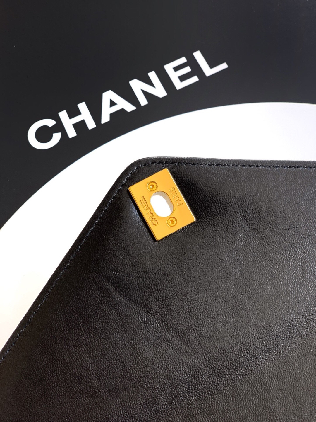 Chanel 26X AS6044 Black Lambskin Clutch Bag - Image 7