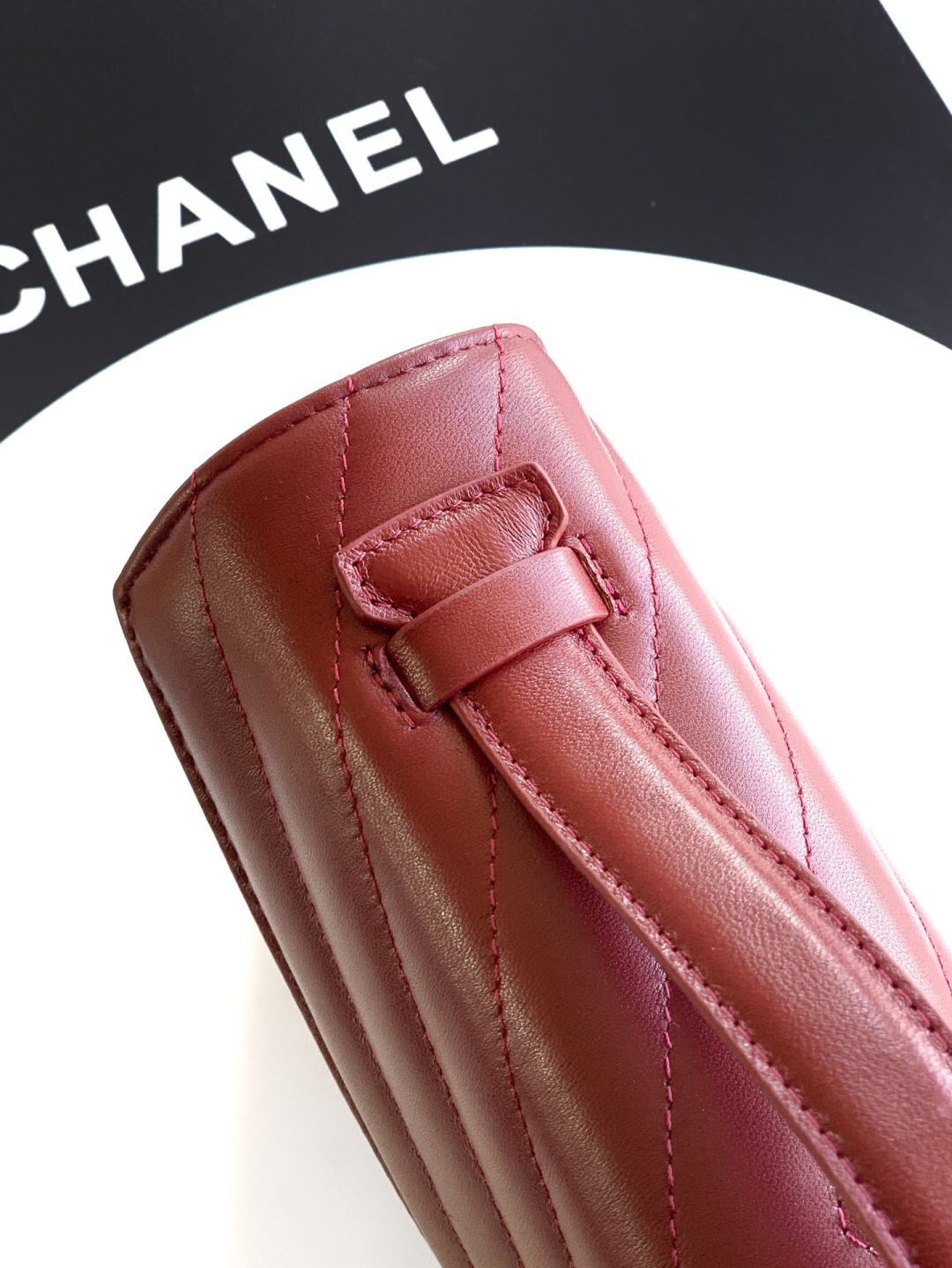 Burgundy 26X Series AS6044 Quilted Lambskin Clutch Bag - Image 7