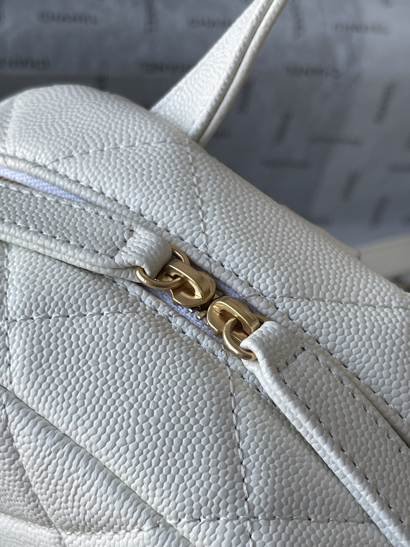 Chanel AS5793 Small Leather Shoulder Bag - Image 7