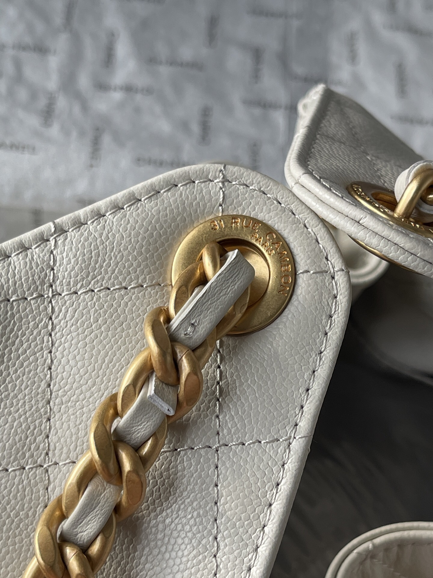 Chanel Hobo Shoulder Bag AS5293 in Quilted Cowhide Leather - Image 7