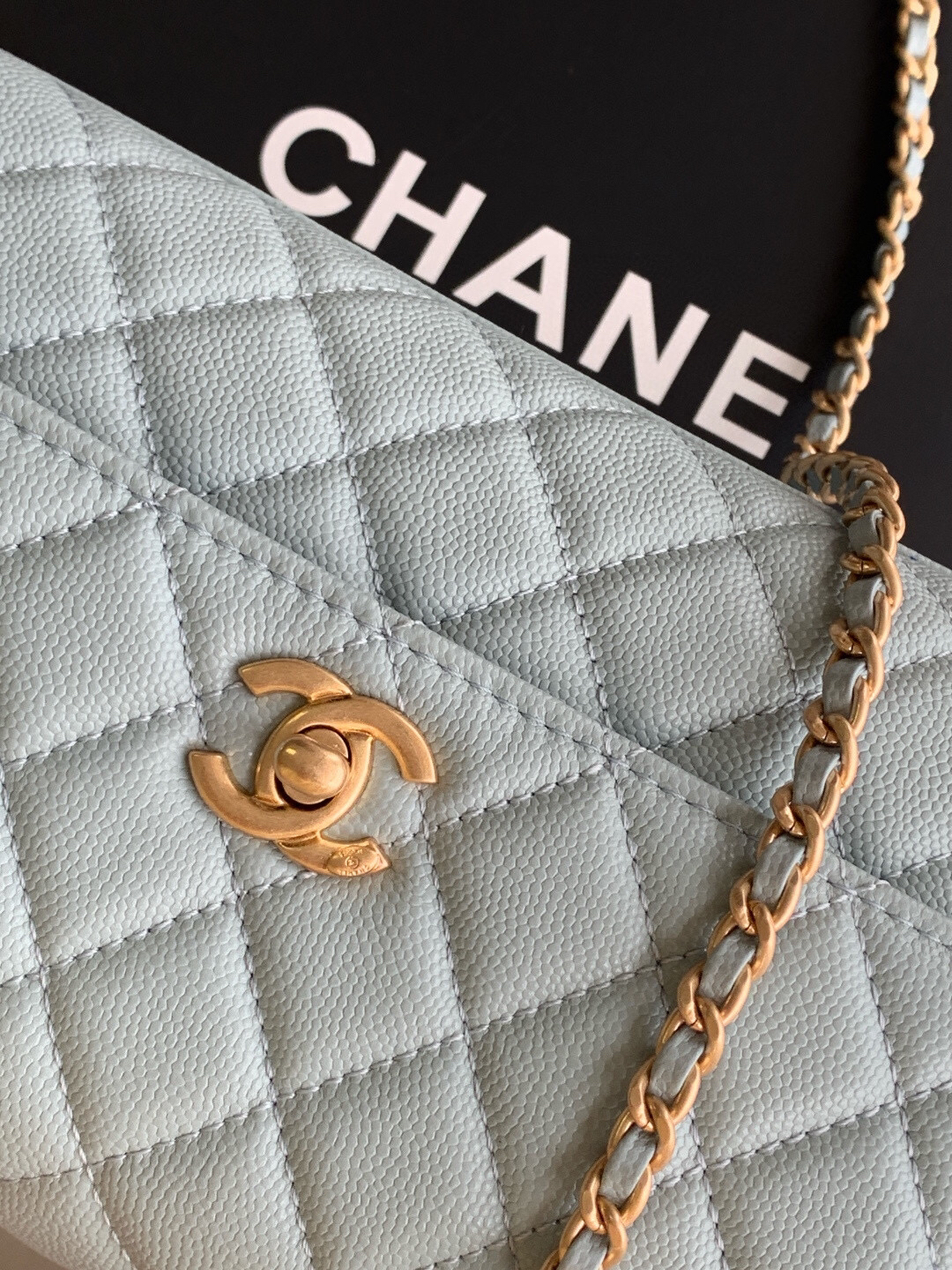 Chanel Coco Handle Pebbled Leather Top-Handle Bag - Image 7