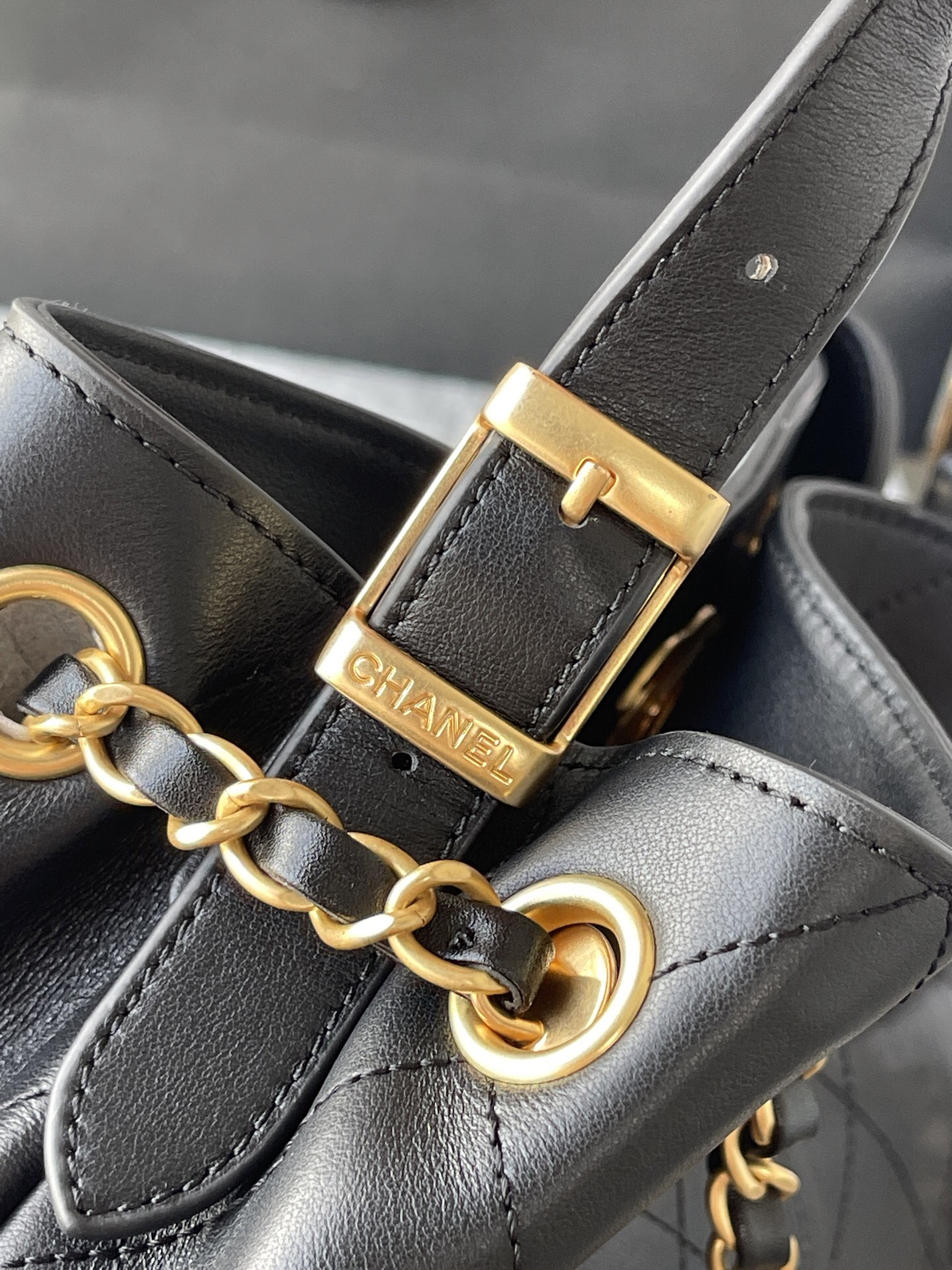 Chanel-Inspired Large Handbag with Mini Bag - Image 7