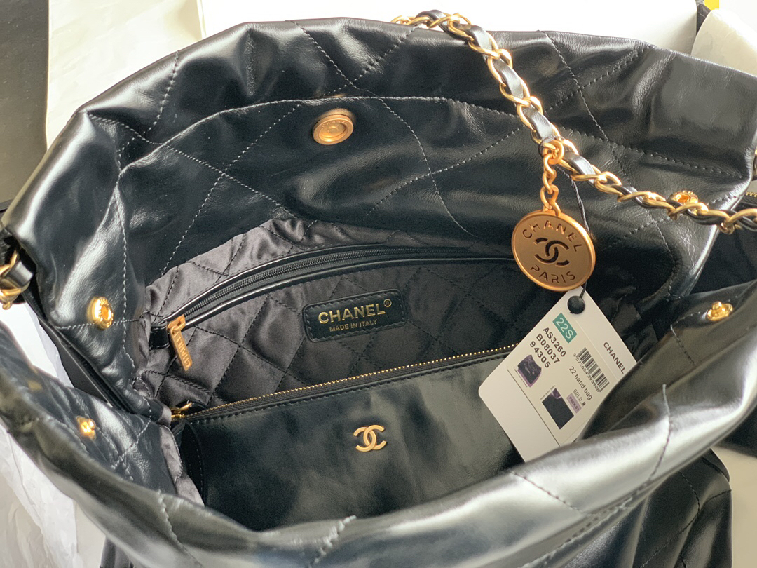 Chanel AS3260 Waxed Calfskin Shoulder Bag - Image 7