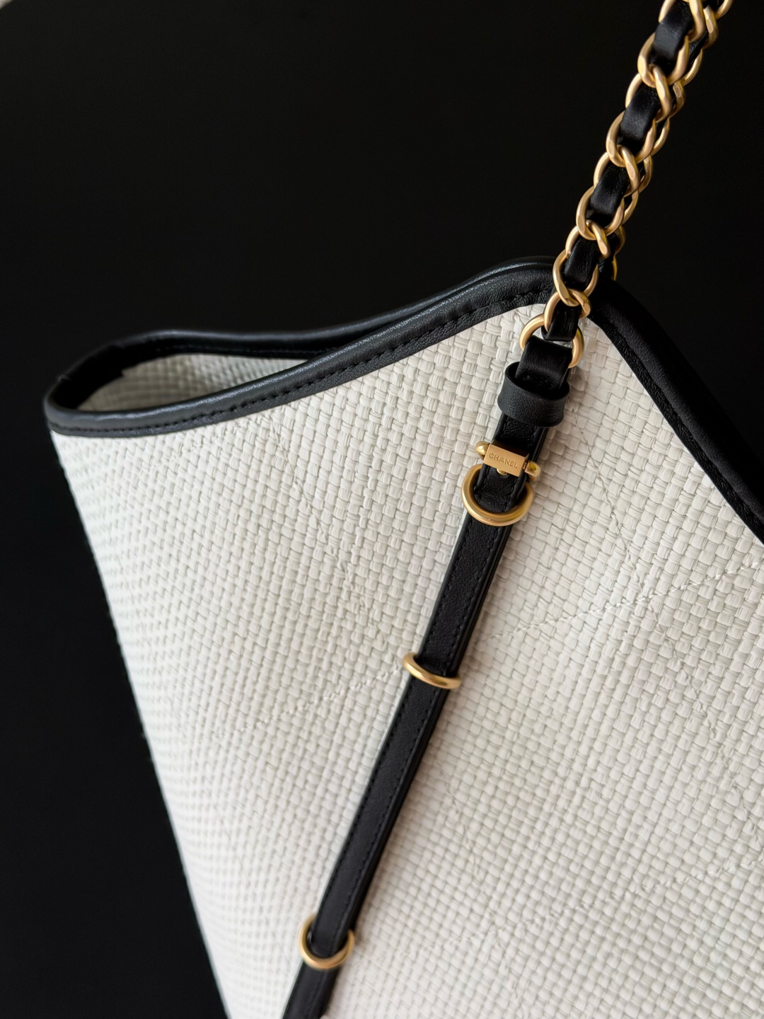 Chanel 25S Maxi Hobo Tote Bag - Image 7