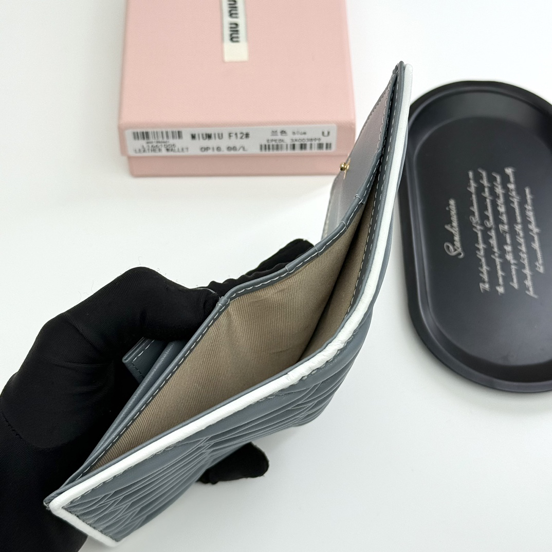 Miu Miu Leather Wallet - Image 7