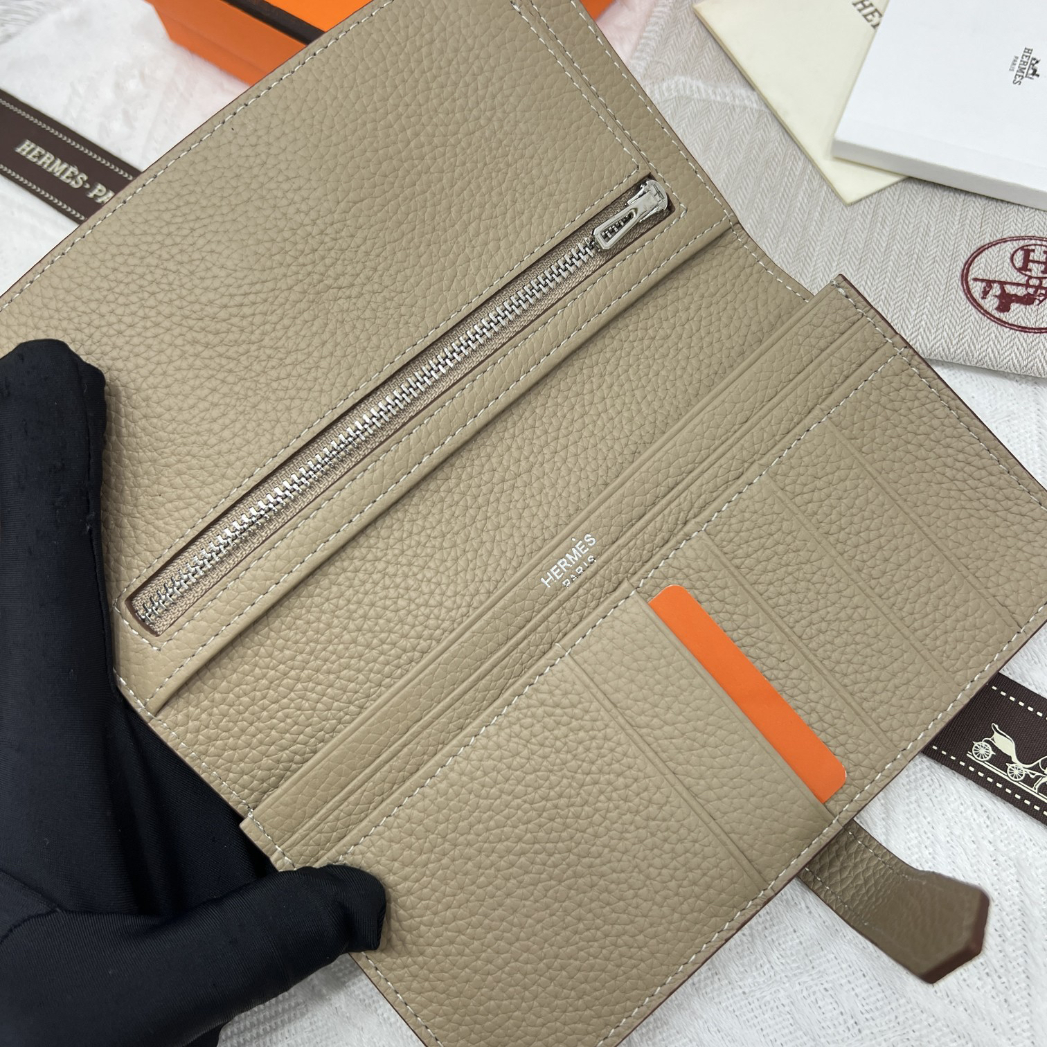 Hermès 5123 Litchi-Pattern Leather Long Wallet - Image 7