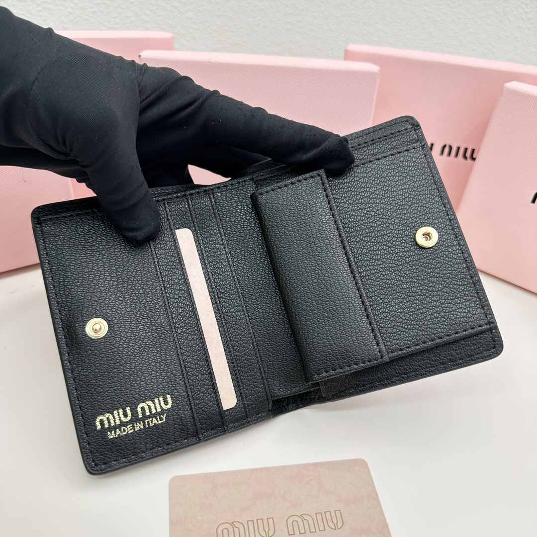 Miu Miu Leather Wallet - Image 7