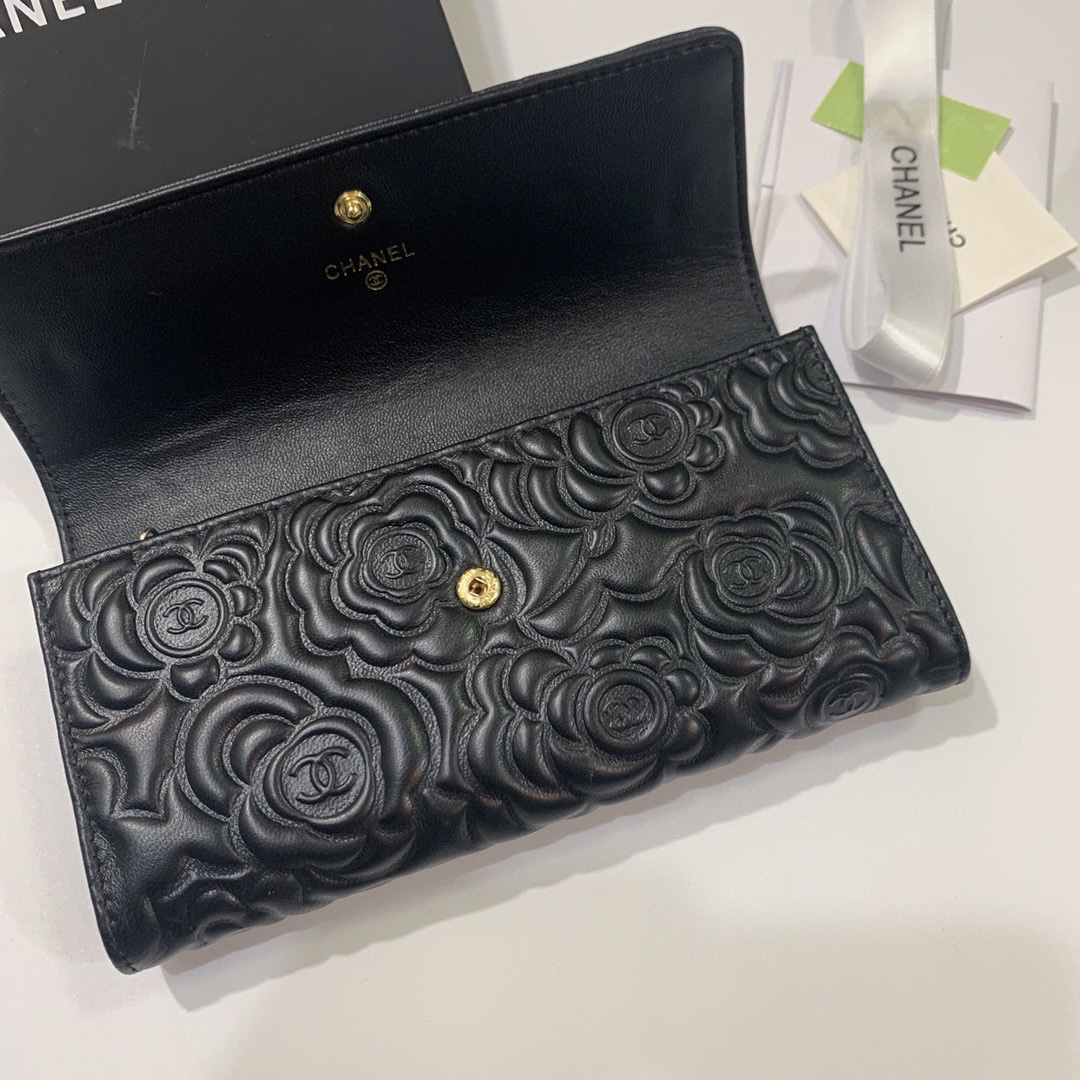 Chanel Camellia Lambskin Wallet with Gold Clasp - Image 7