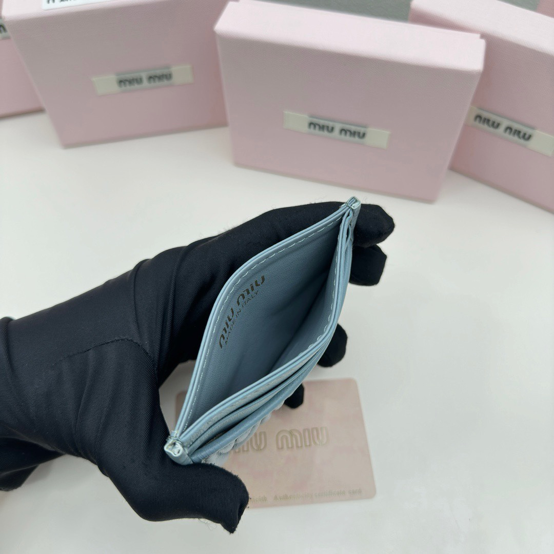 Miu Miu Leather Wallet - Image 7